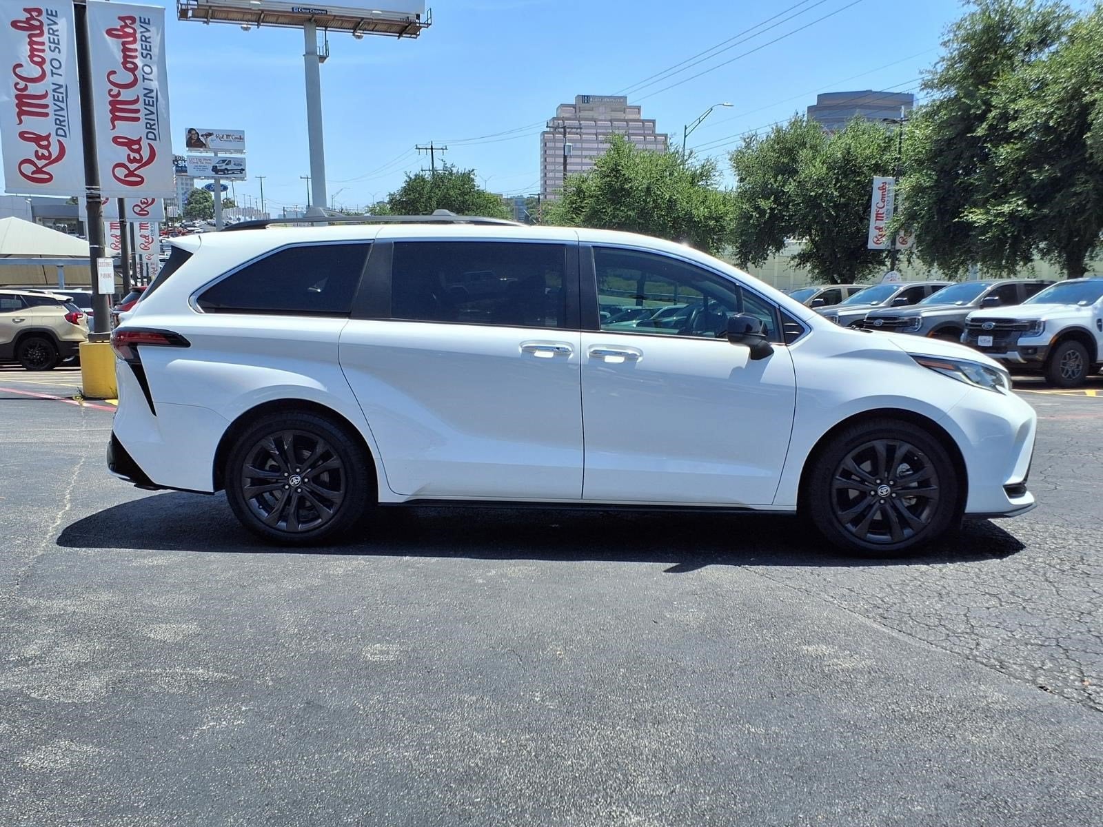 2023 Toyota Sienna XSE 25TH ANNIVERS