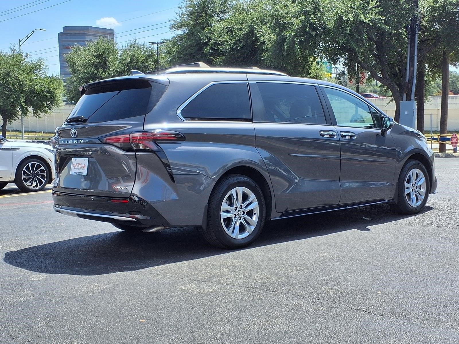 2025 Toyota Sienna Limited