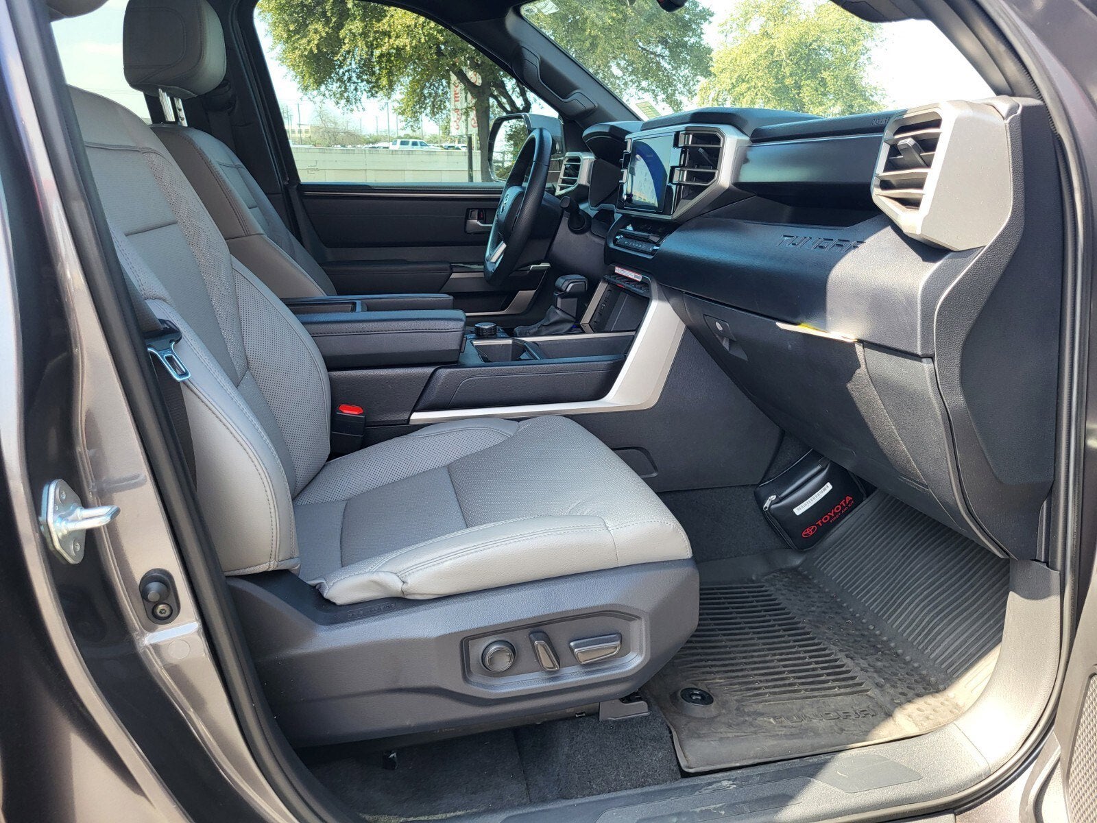 2025 Toyota Tundra 4WD SR5