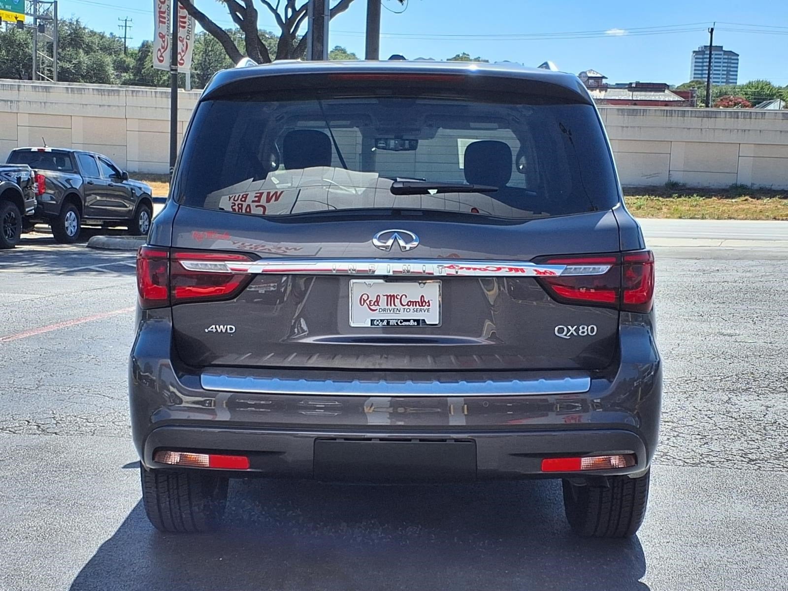 2024 INFINITI QX80 LUXE