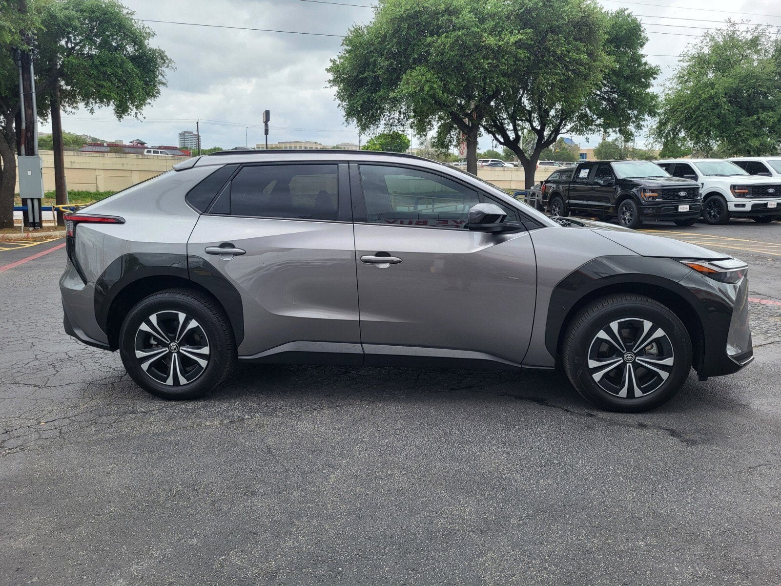 2024 Toyota bZ4X XLE