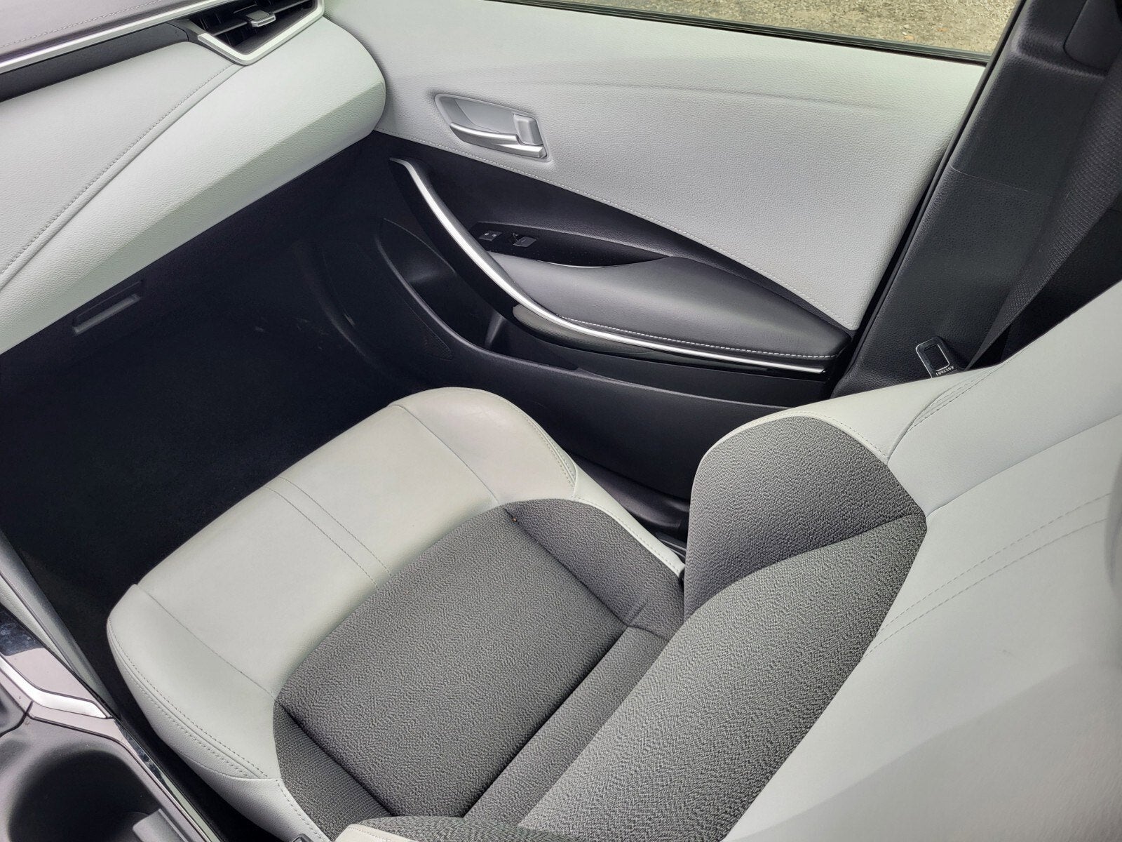 2025 Toyota Corolla Hatchback XSE