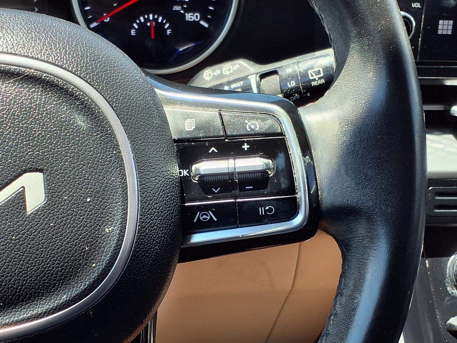 2023 Kia Carnival LX