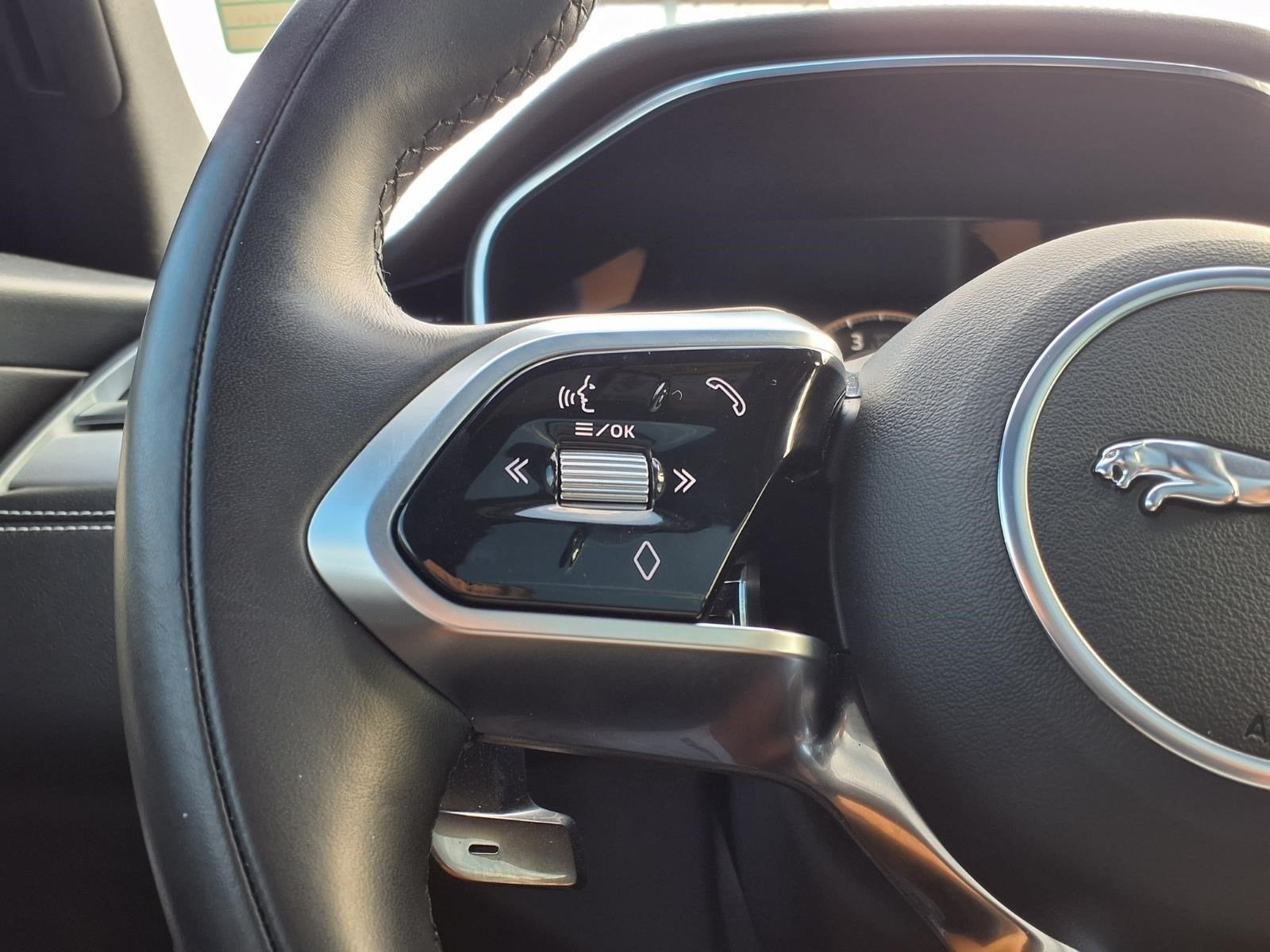 2024 Jaguar F-PACE R-Dynamic S