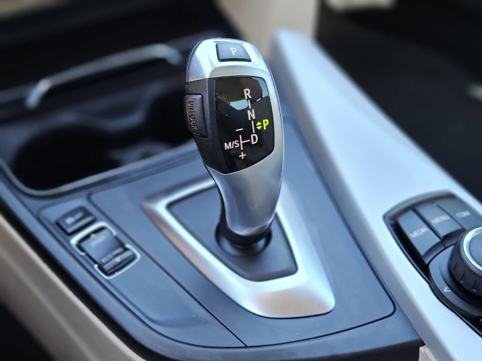 2018 BMW 3 Series 320i