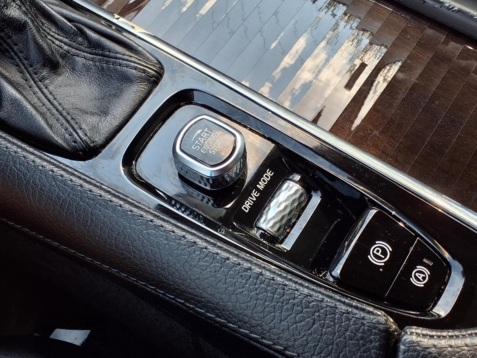 2018 Volvo XC90 Momentum