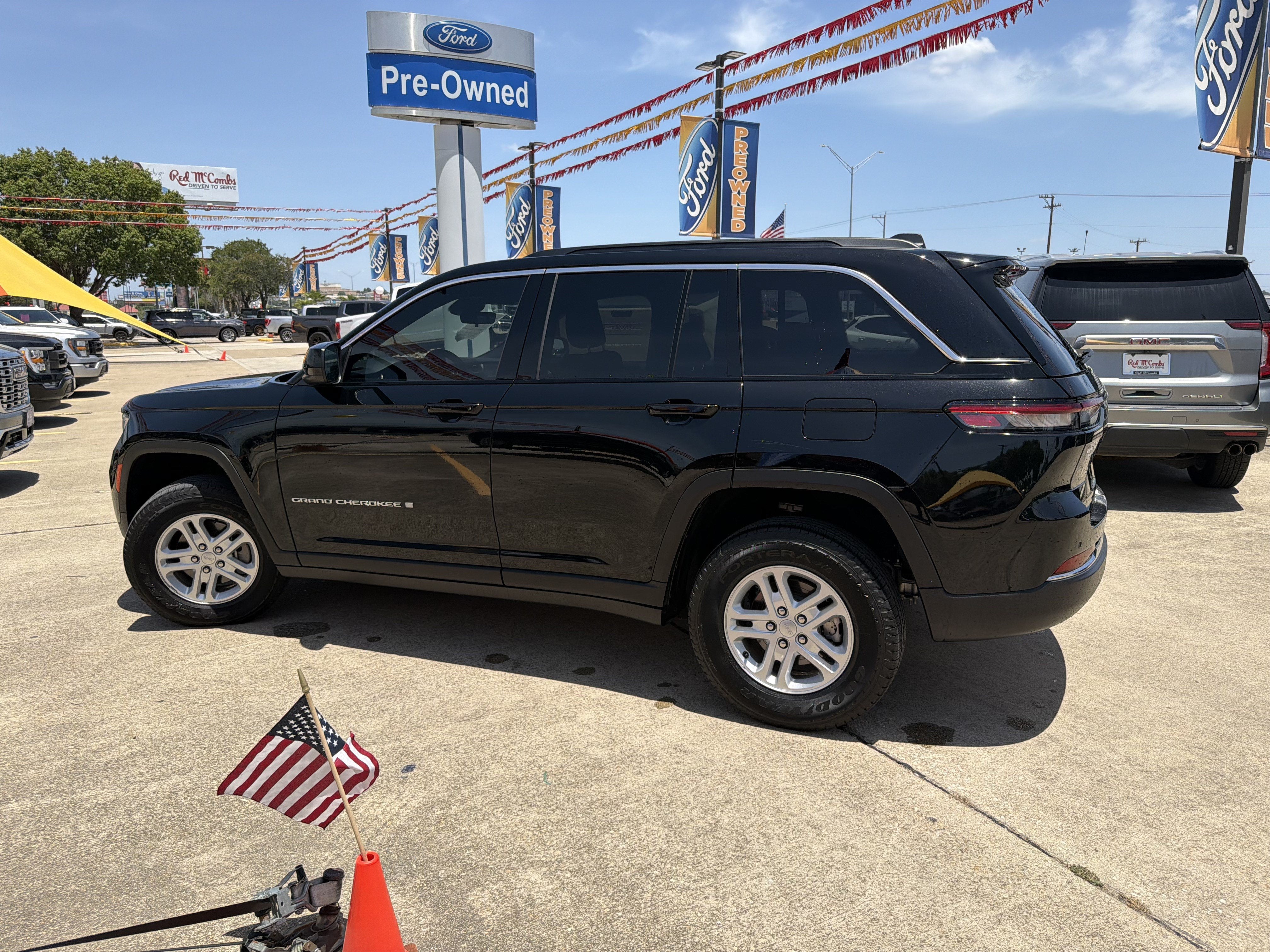 2025 Jeep Grand Cherokee Laredo