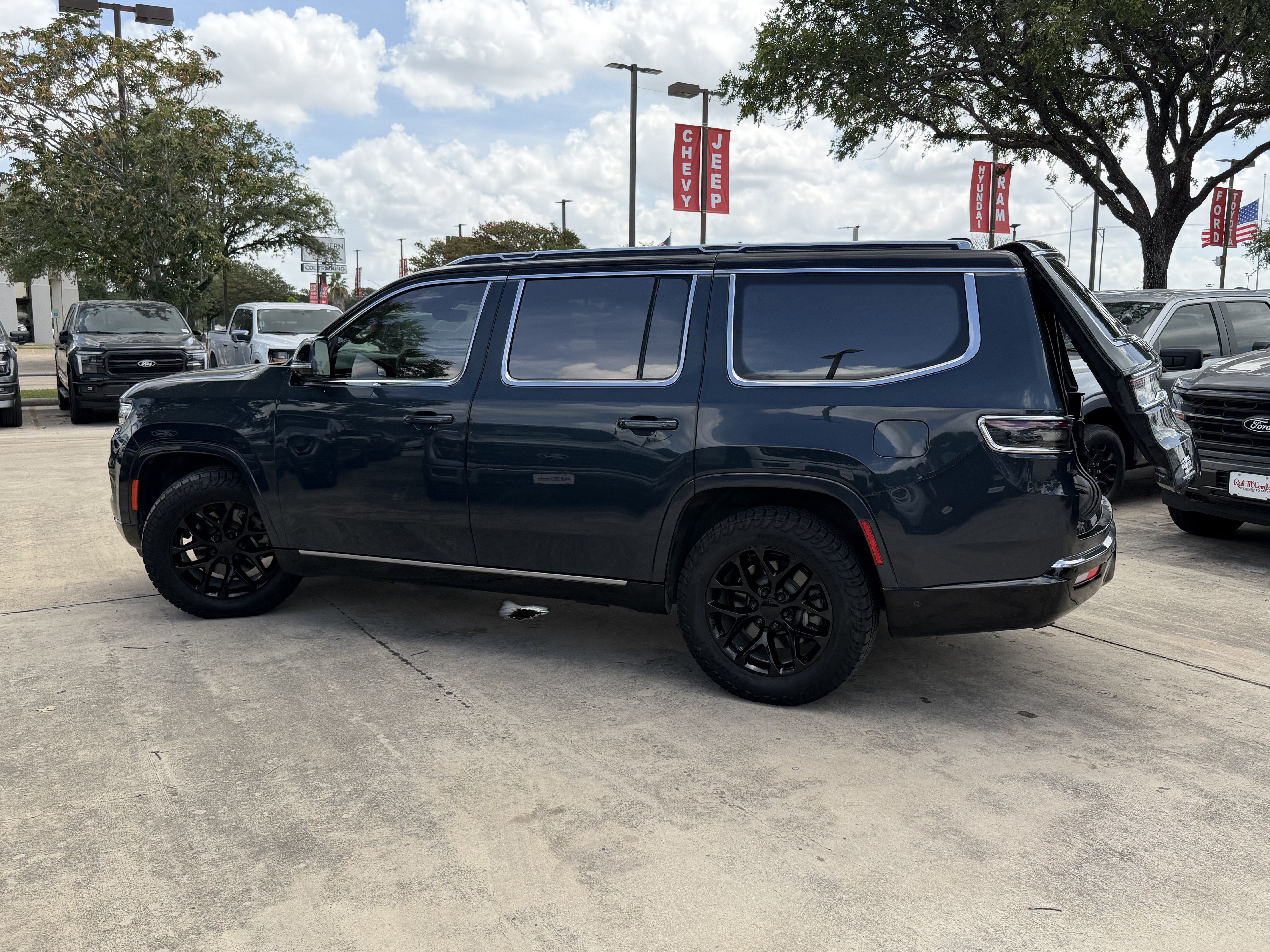 2023 Jeep Grand Wagoneer Series III