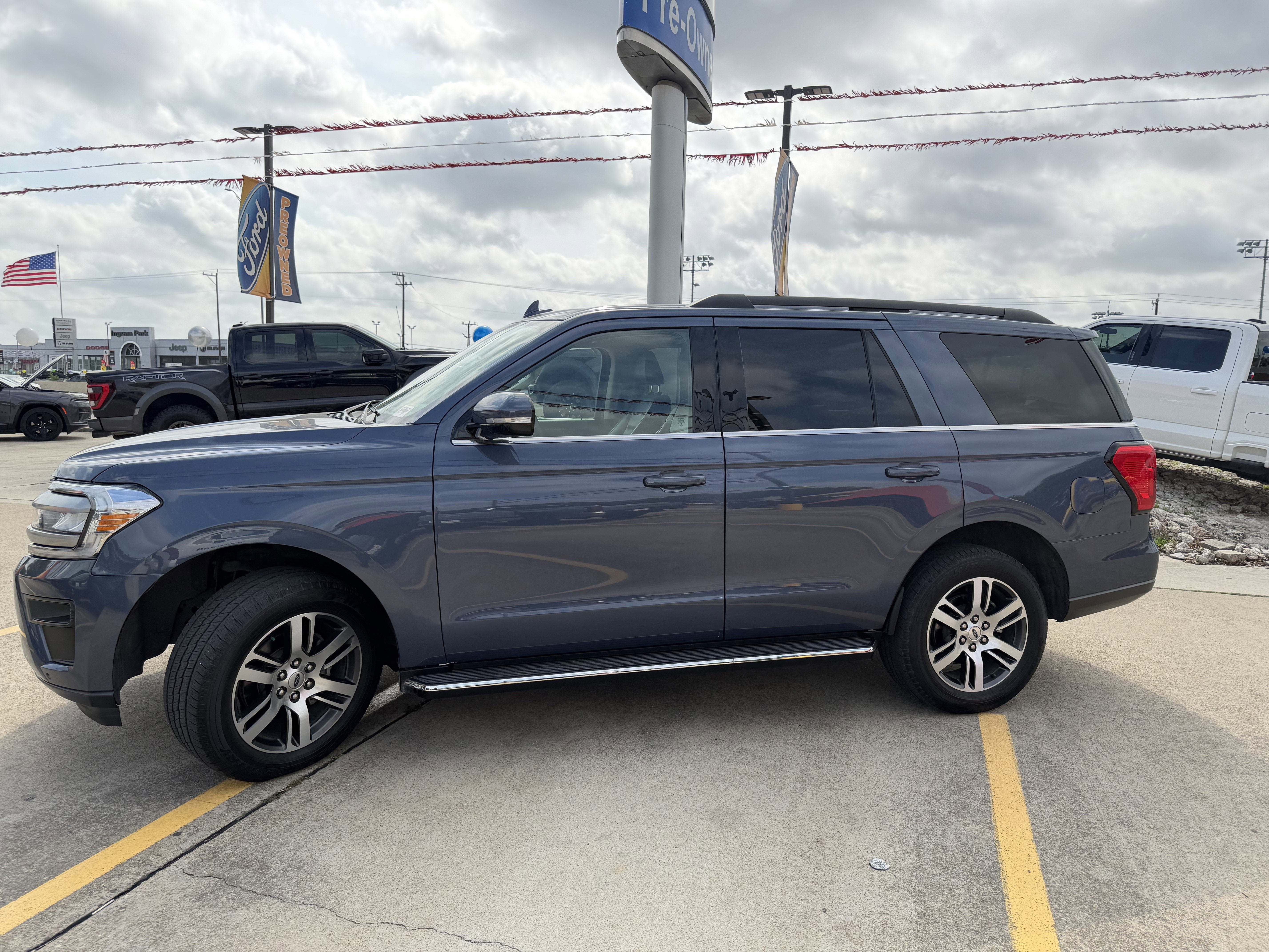 2022 Ford Expedition XLT