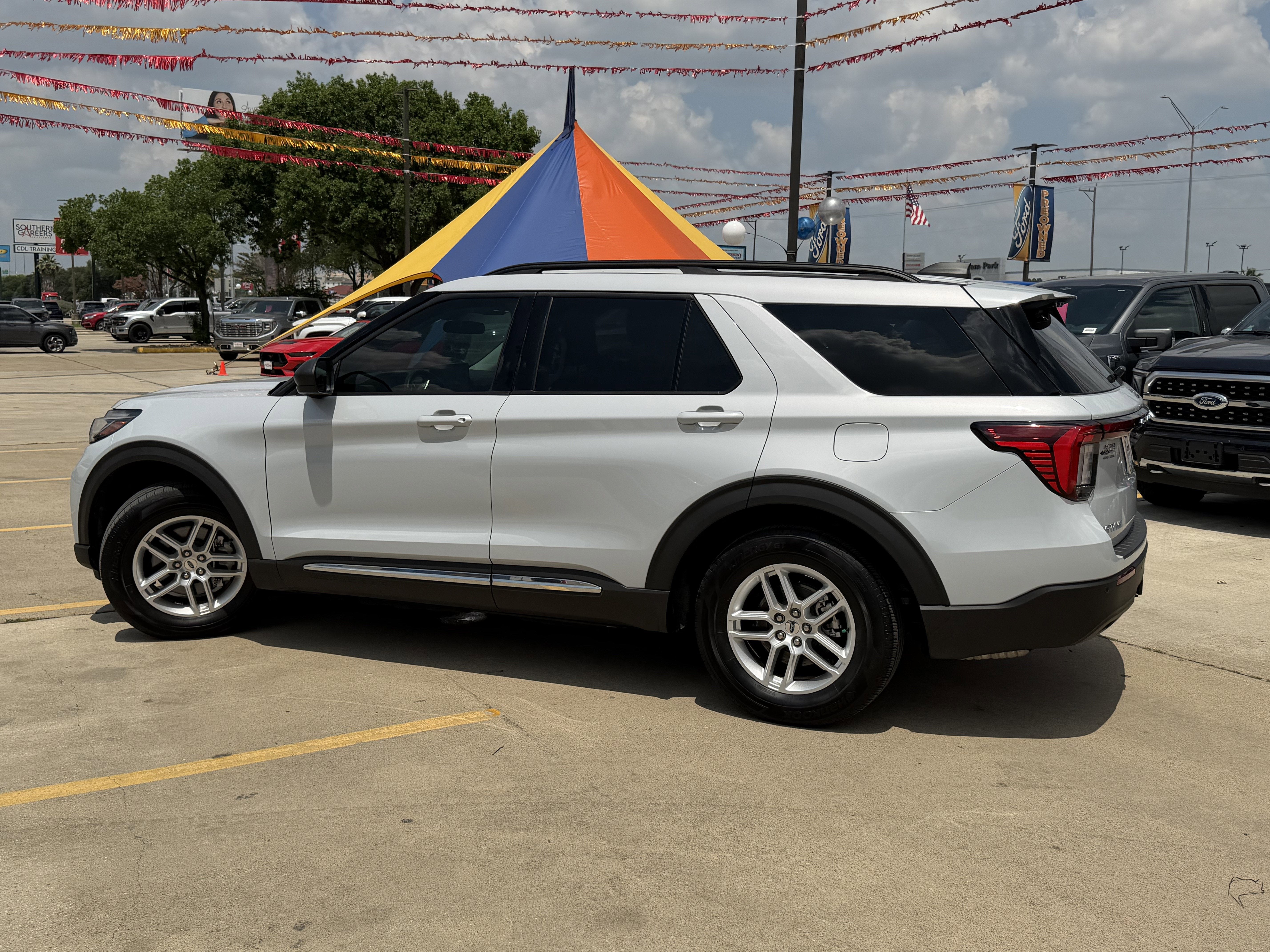 2025 Ford Explorer Active