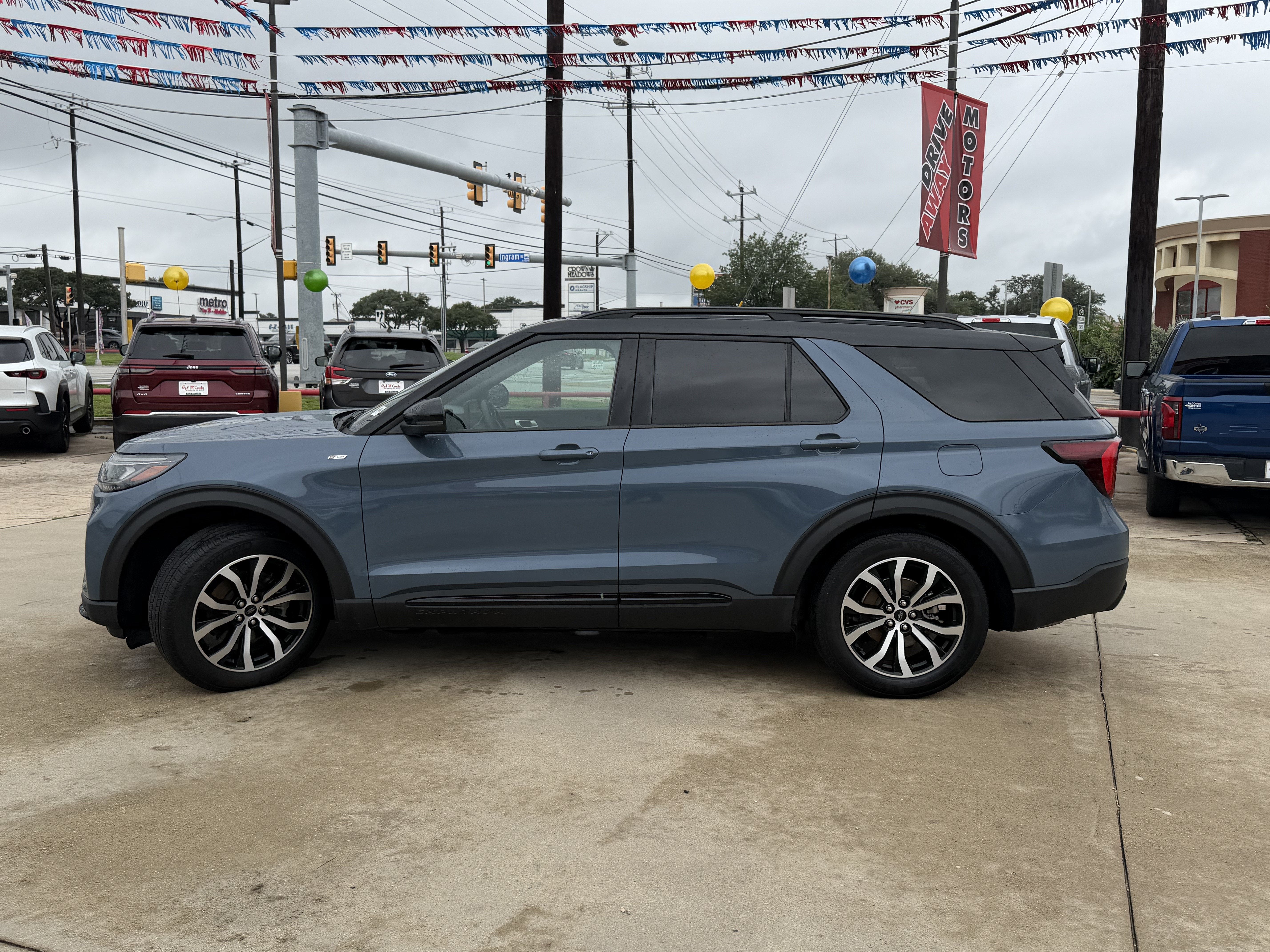 2025 Ford Explorer ST-Line