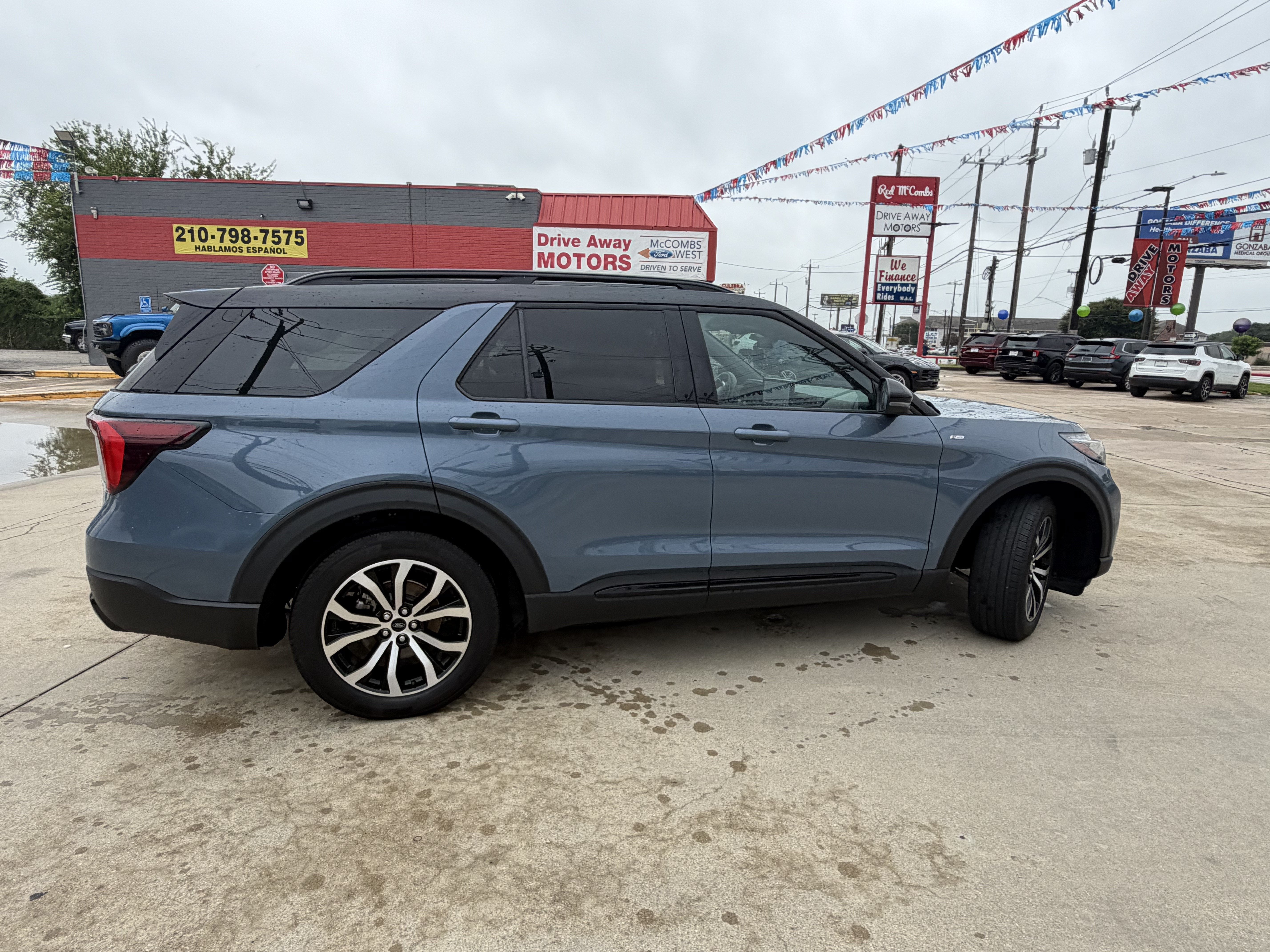 2025 Ford Explorer ST-Line