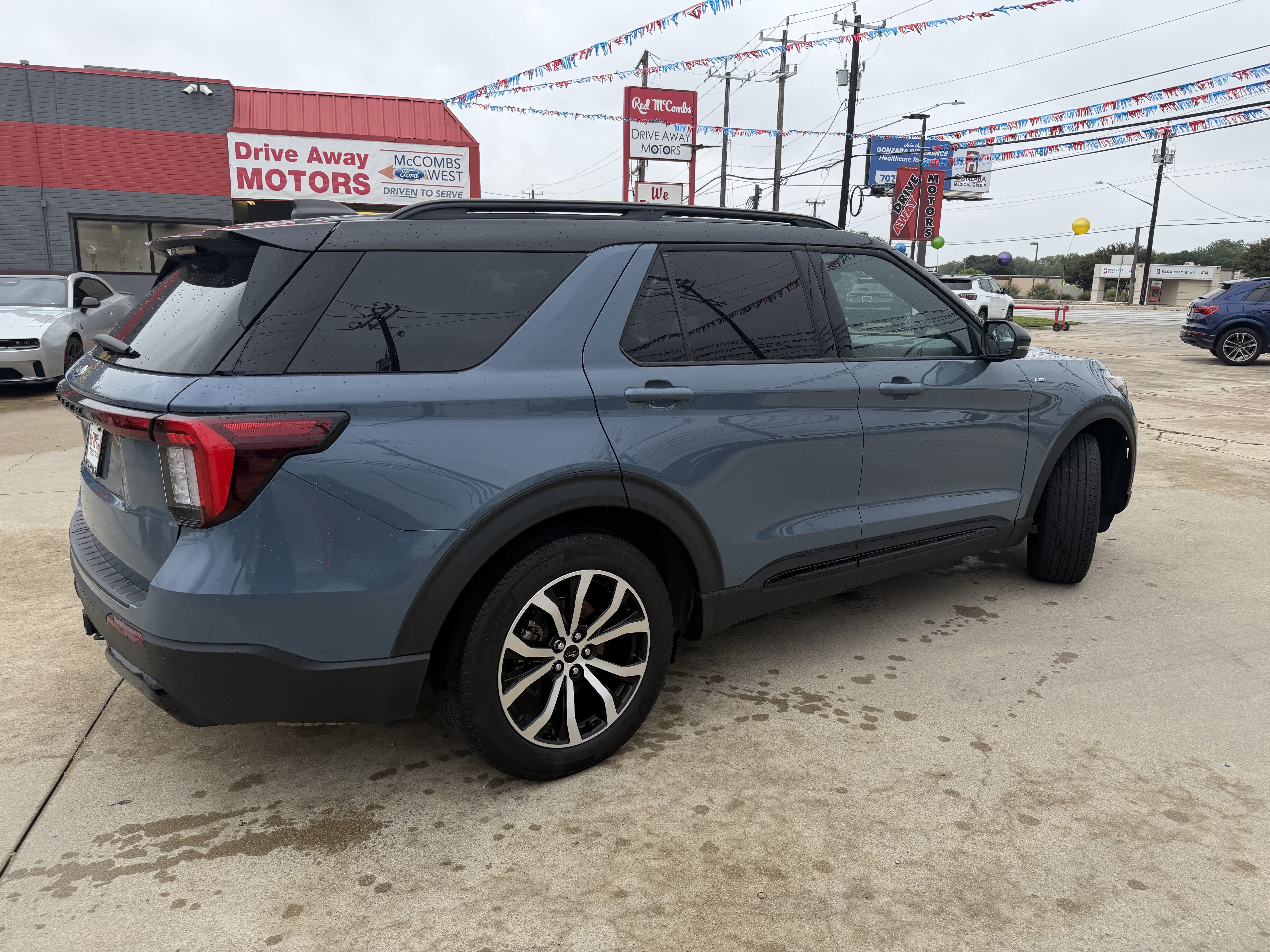 2025 Ford Explorer ST-Line