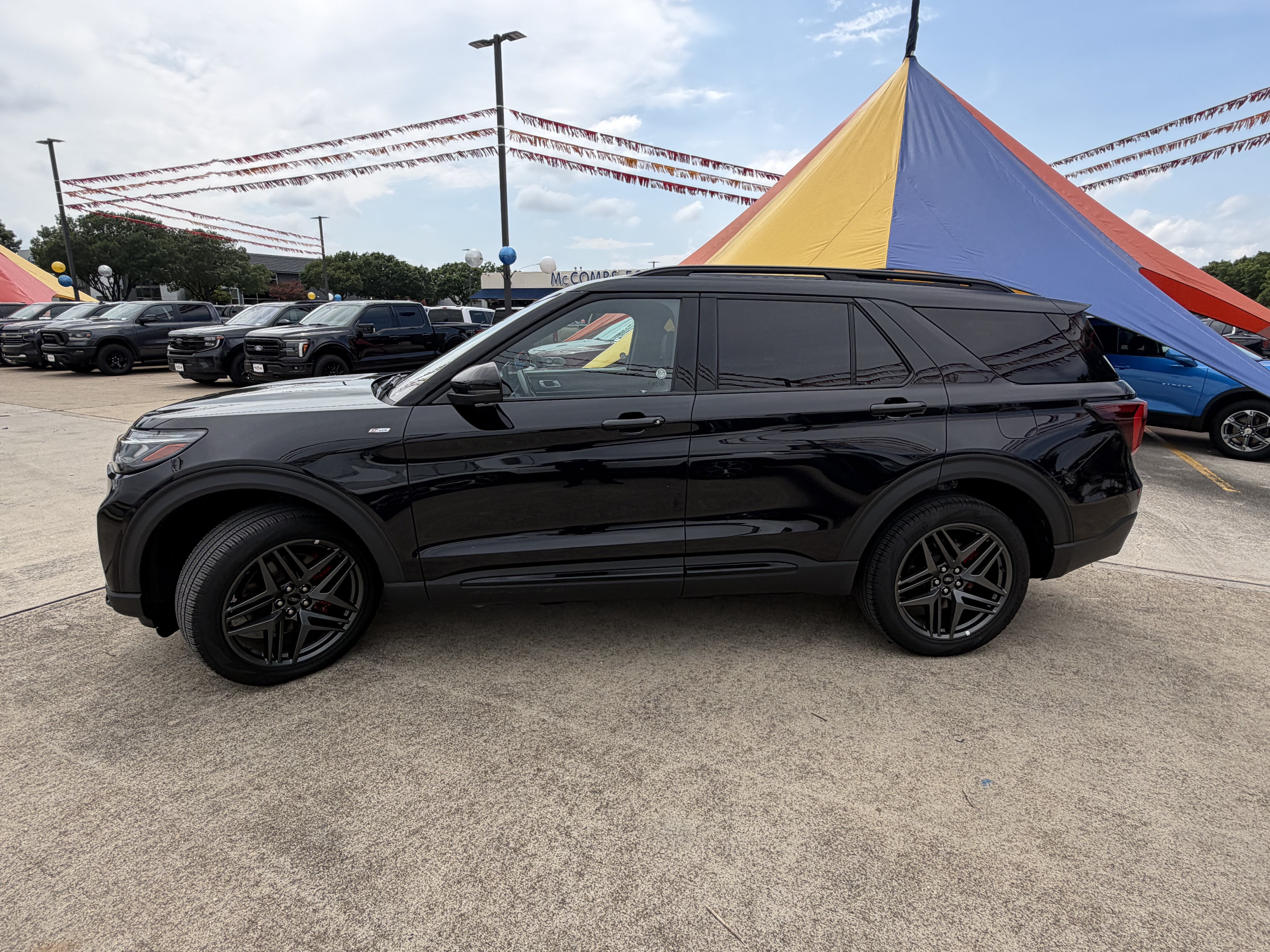2025 Ford Explorer ST-Line