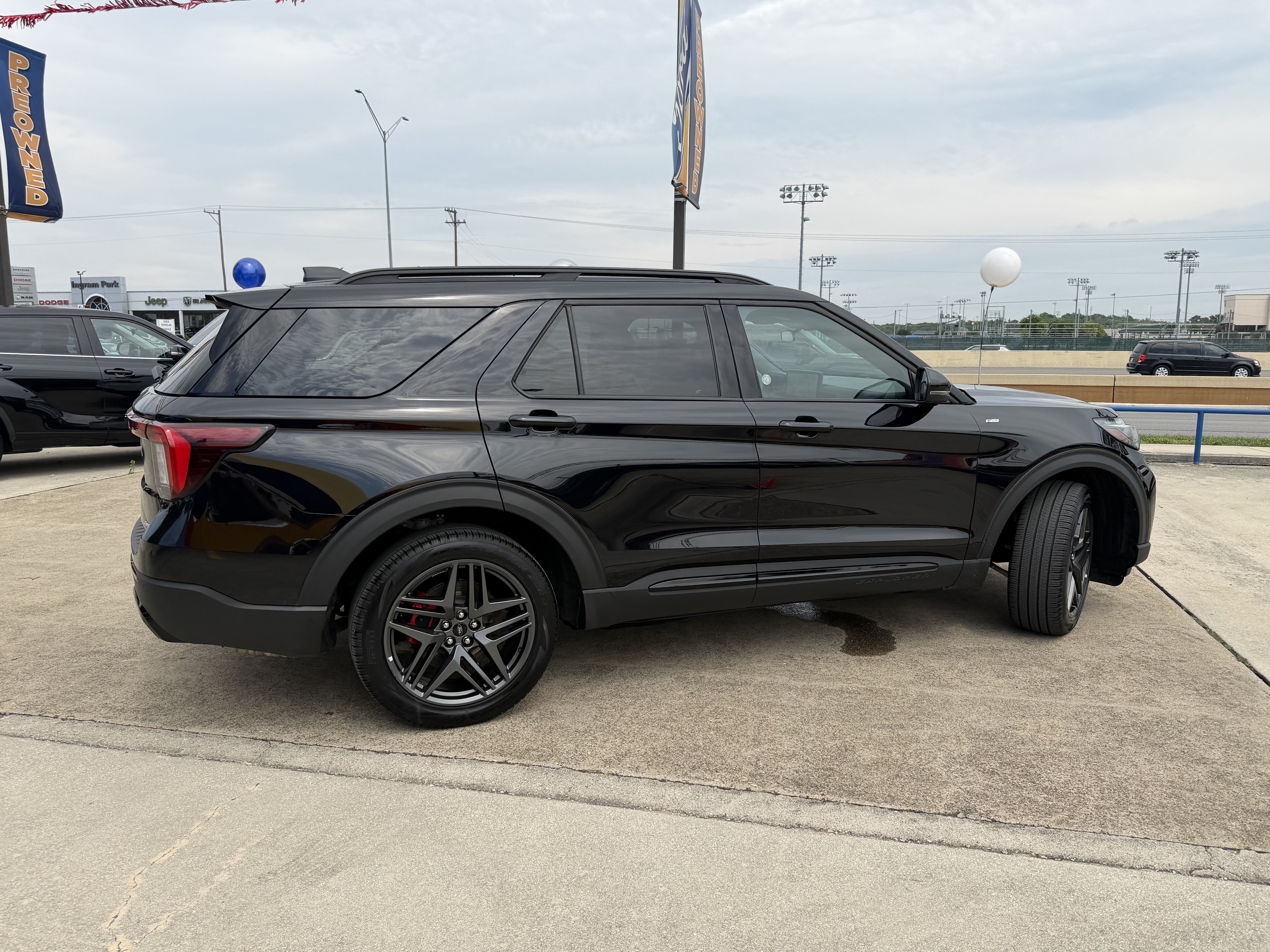 2025 Ford Explorer ST-Line