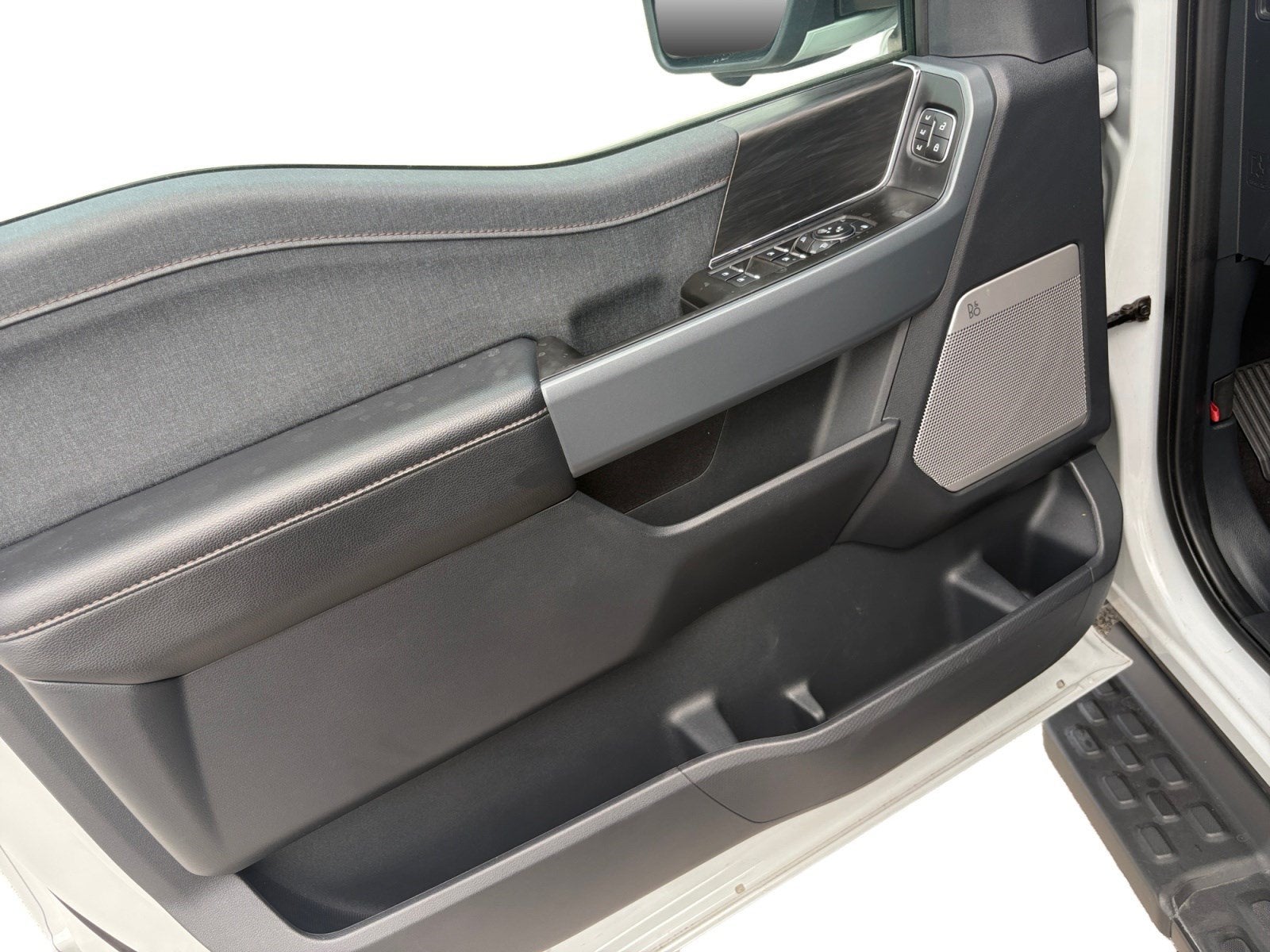 2024 Ford F-150 Lightning Lariat®