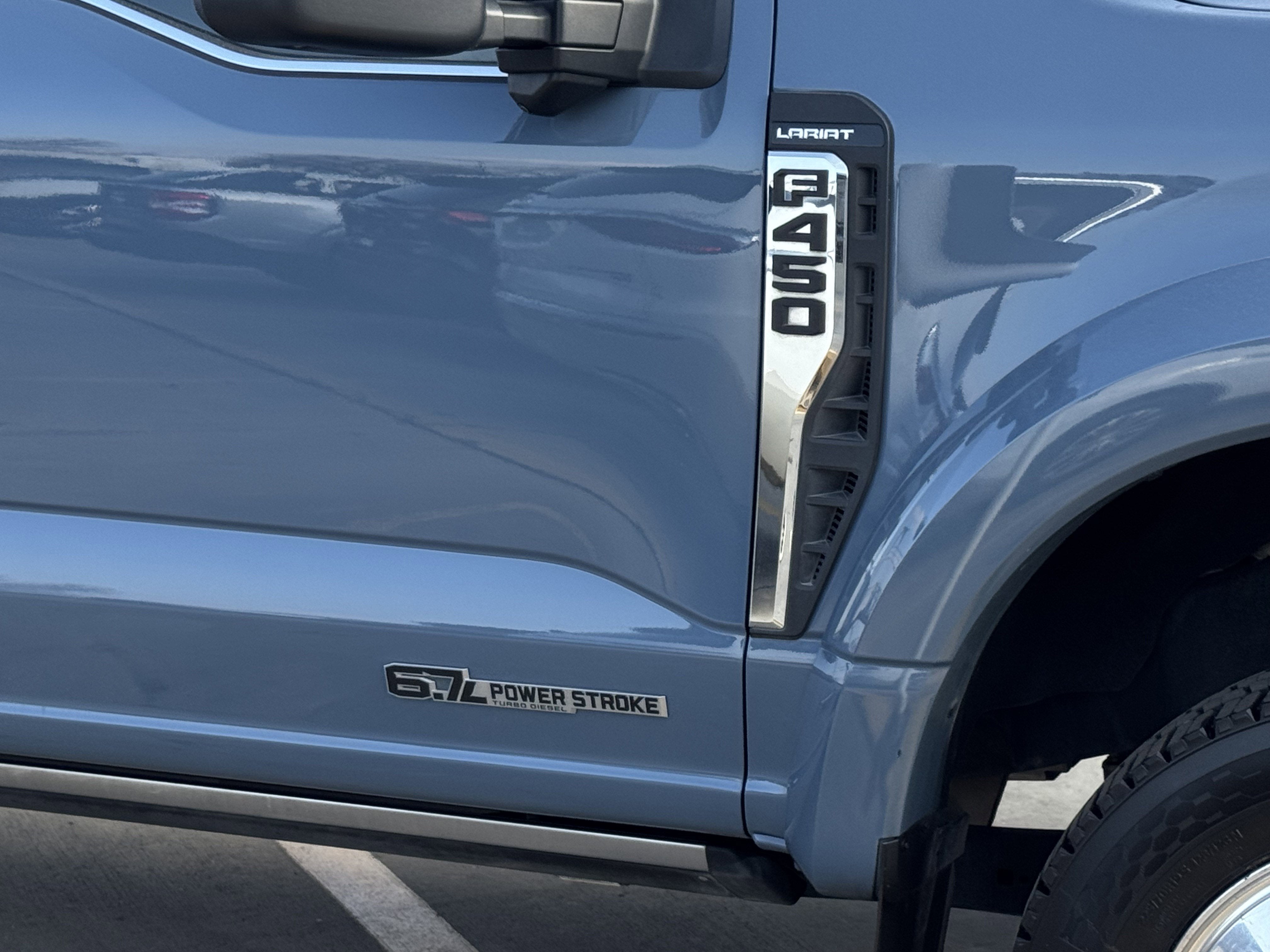 2023 Ford F-450 Lariat DRW