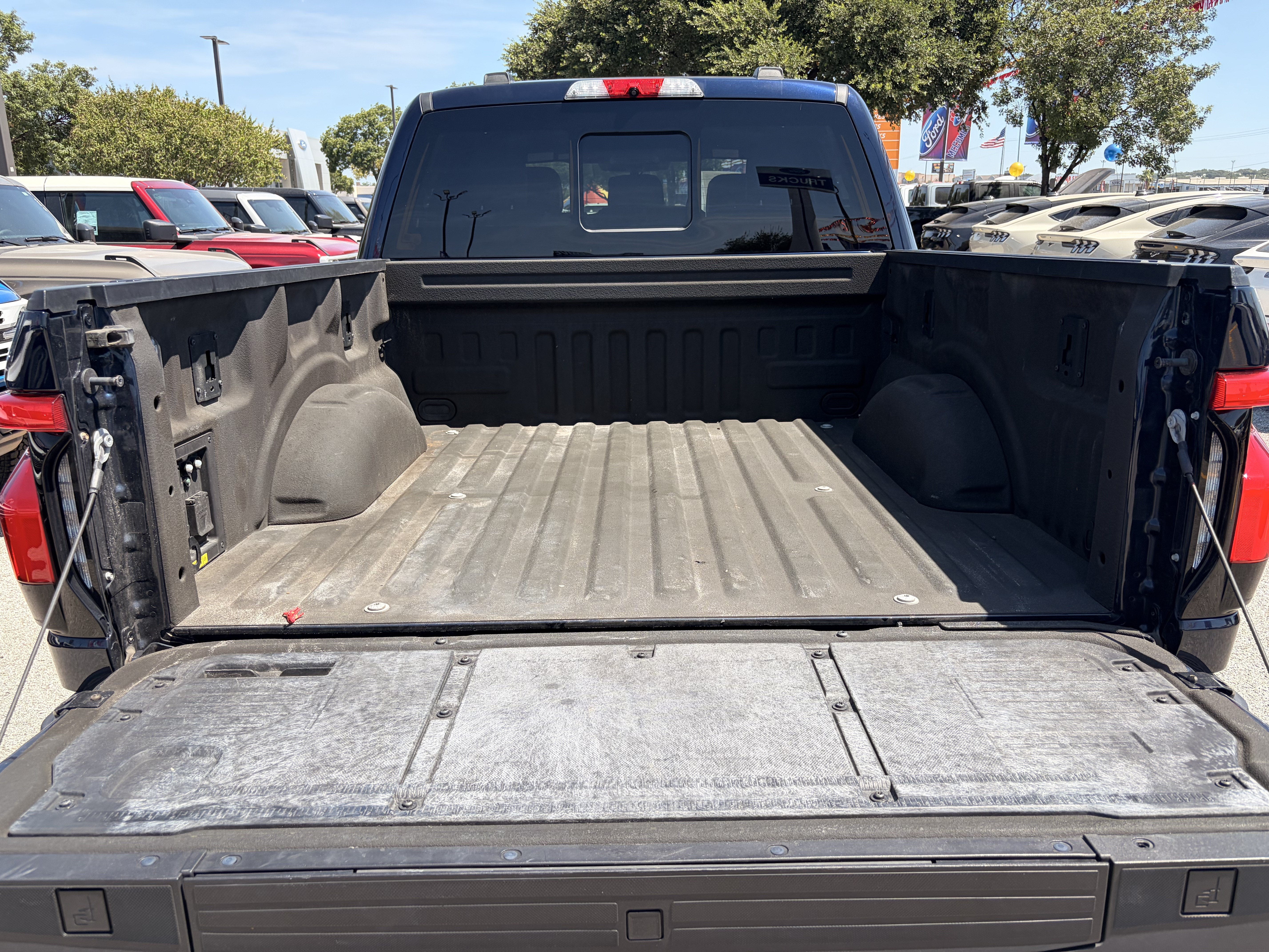 2023 Ford F-150 Lightning Lariat