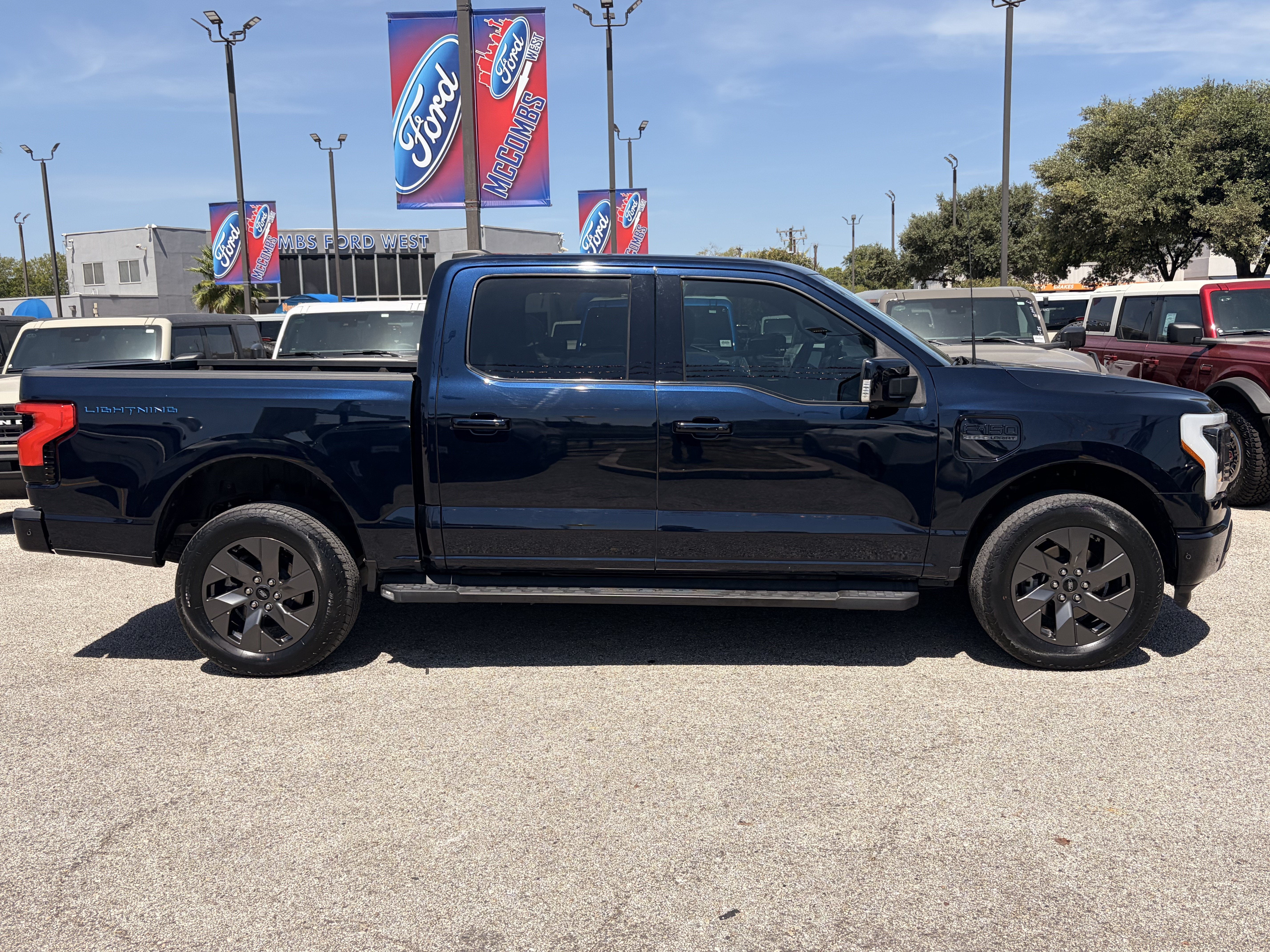 2023 Ford F-150 Lightning Lariat