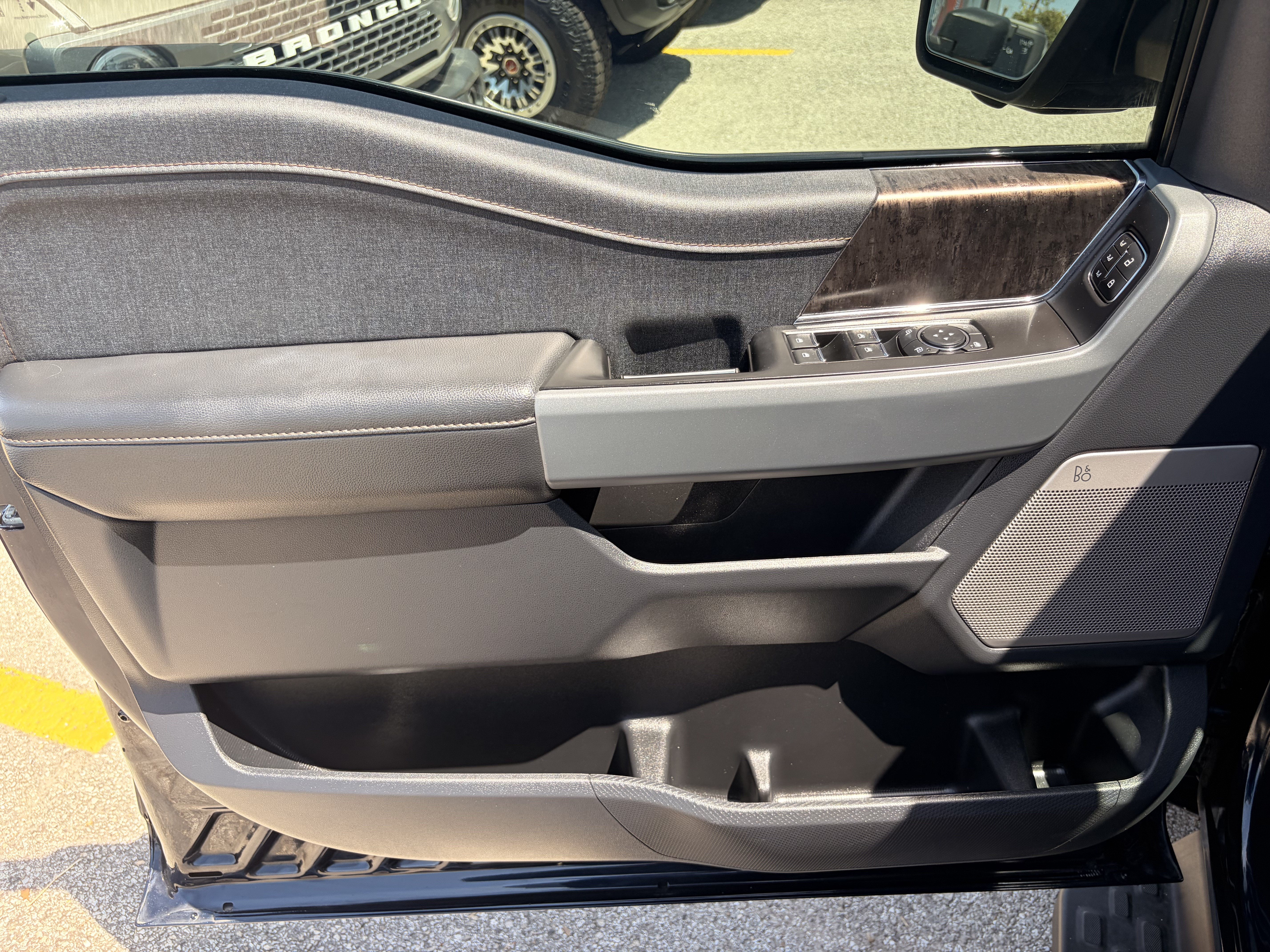 2023 Ford F-150 Lightning Lariat