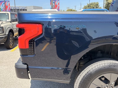 2023 Ford F-150 Lightning Lariat