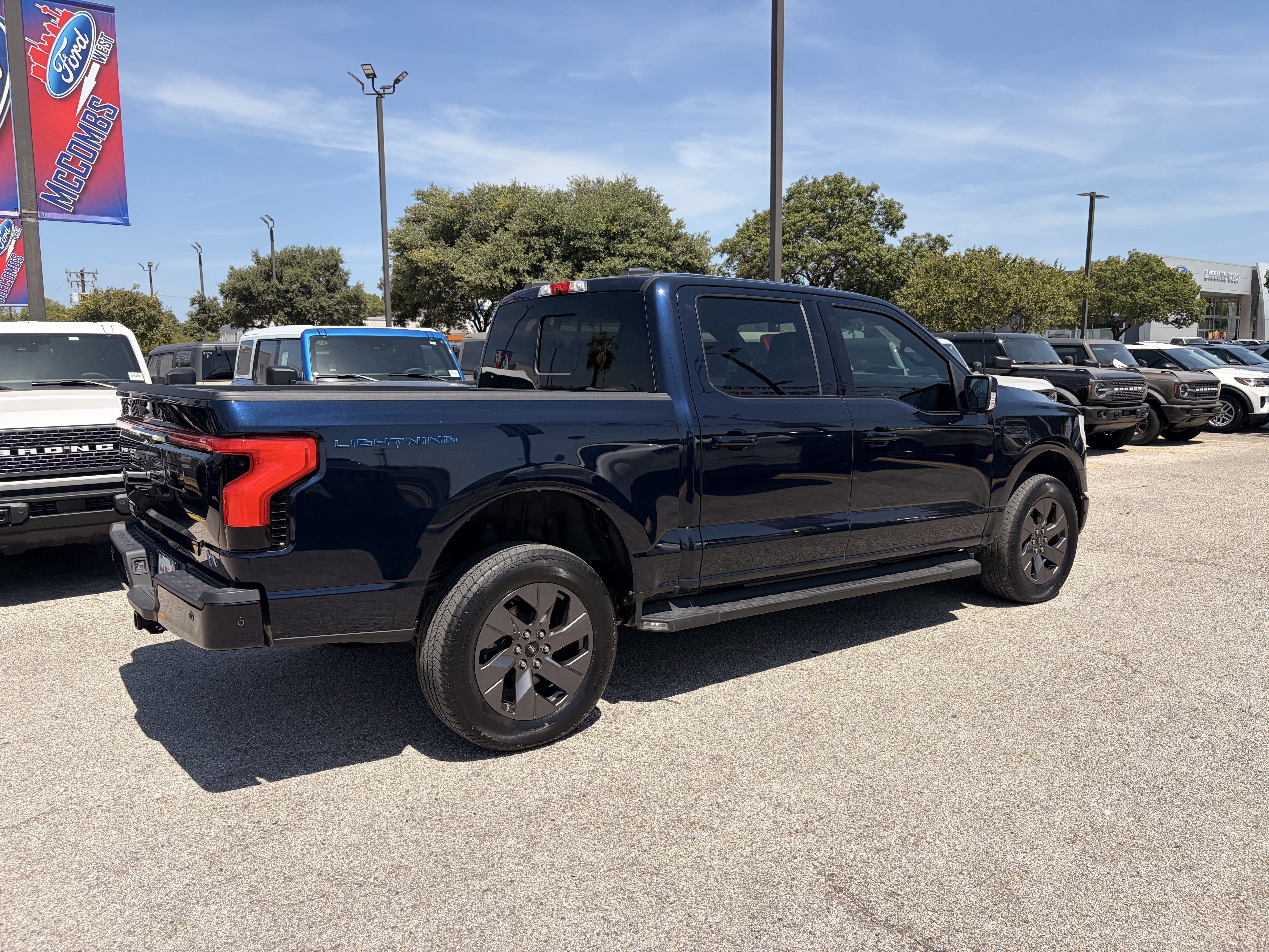 2023 Ford F-150 Lightning Lariat