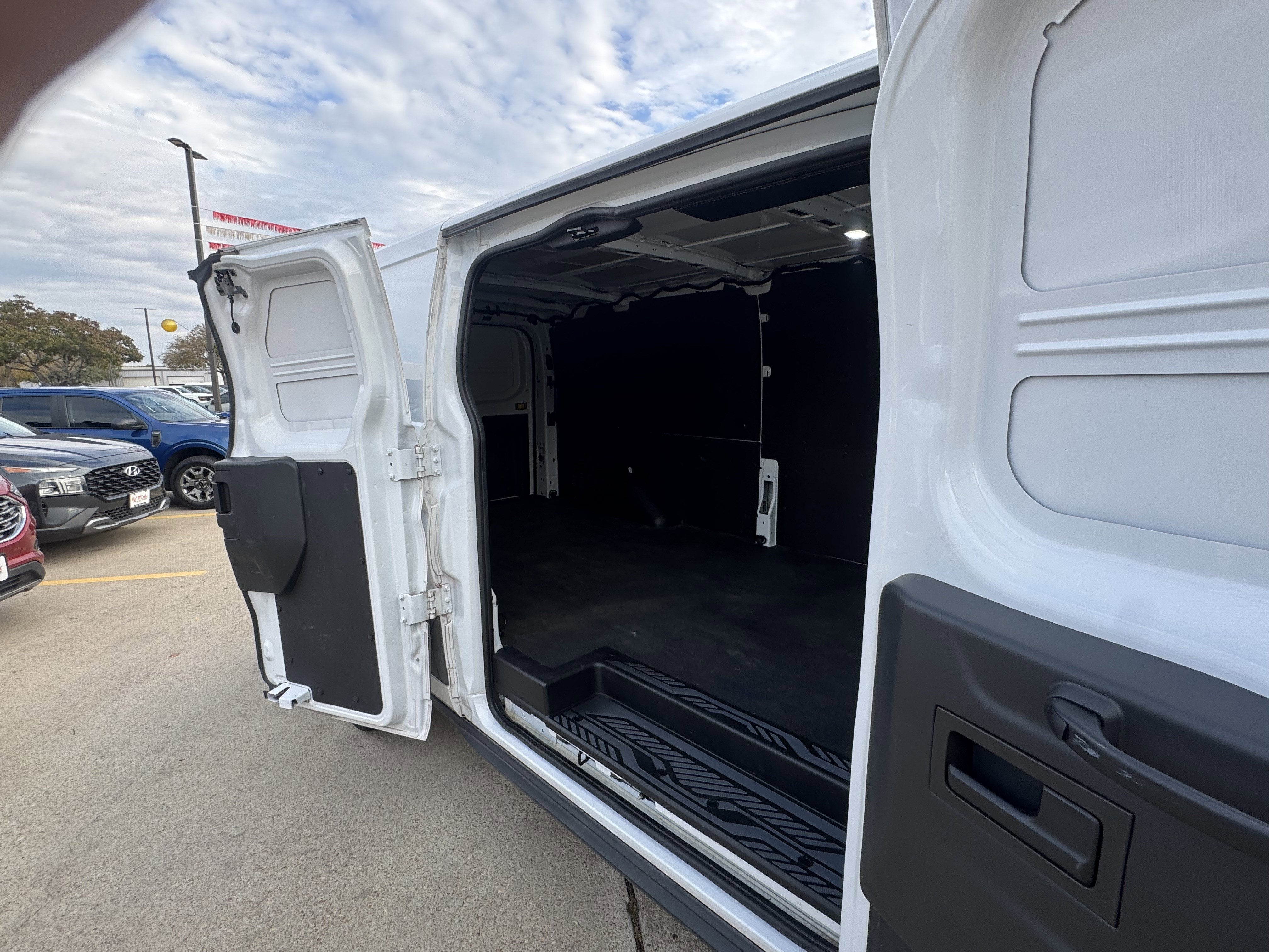 2022 Ford Transit-150 T150 LOW 8670