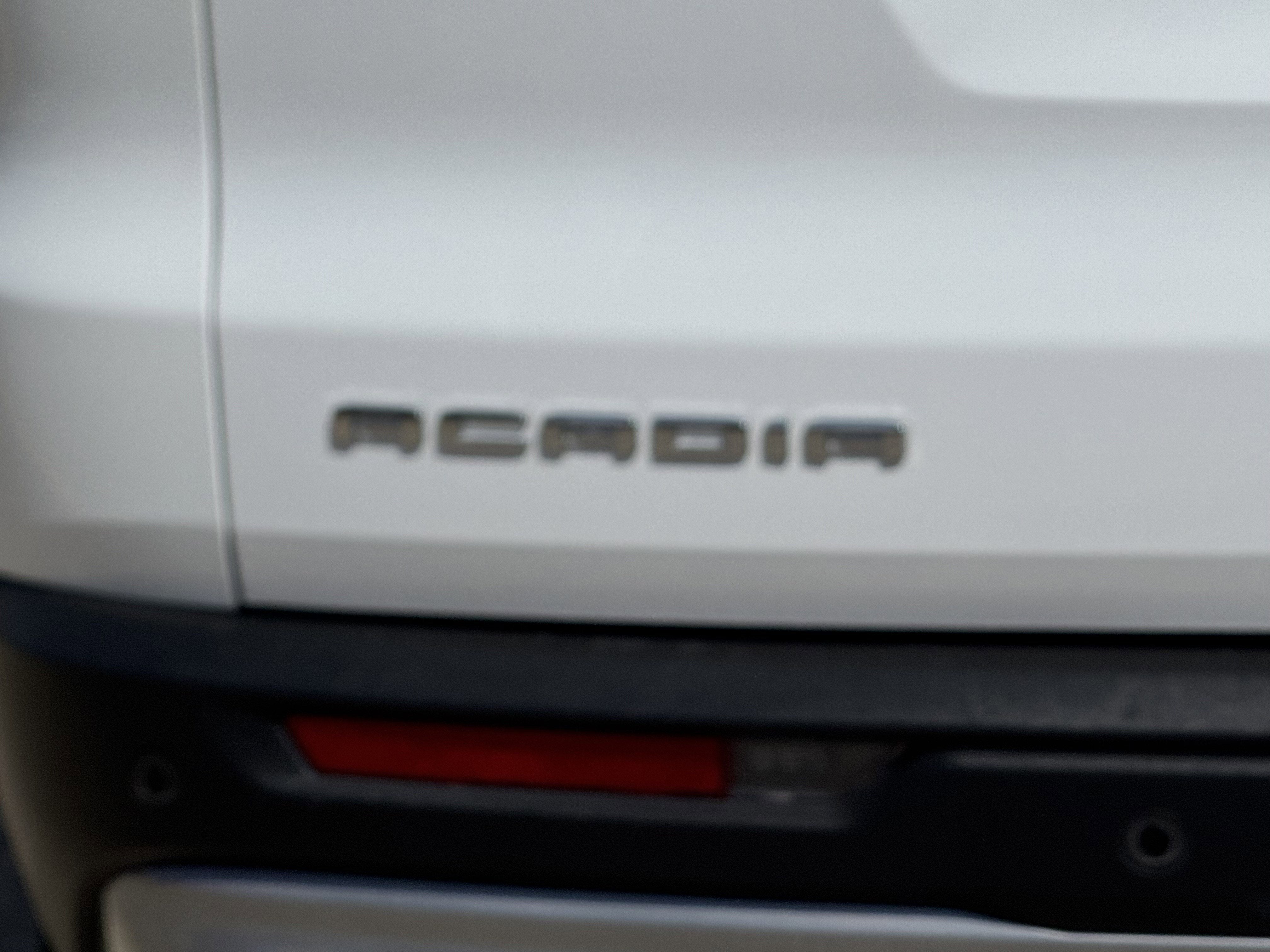 2025 GMC Acadia Elevation