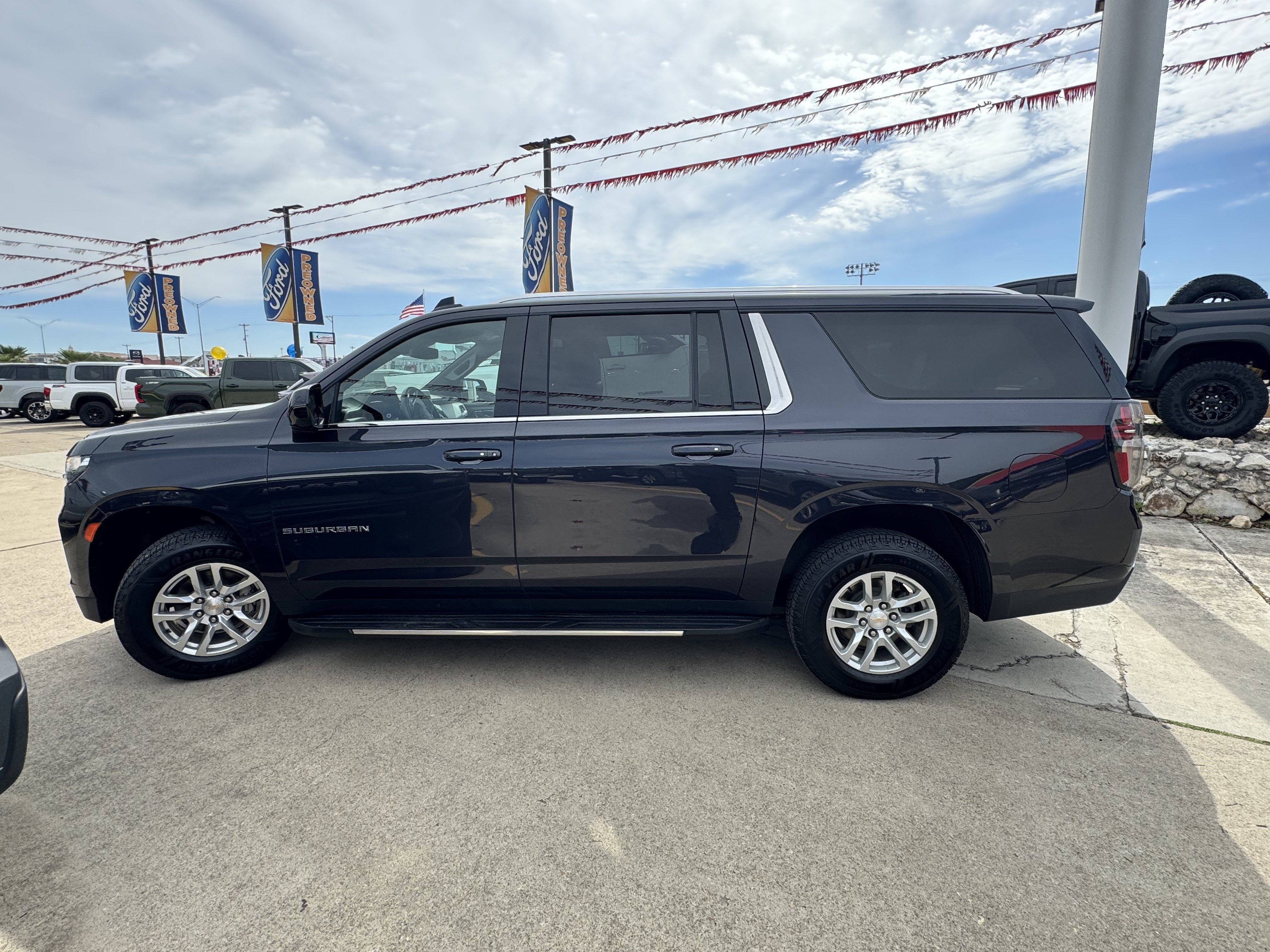 2024 Chevrolet Suburban LT