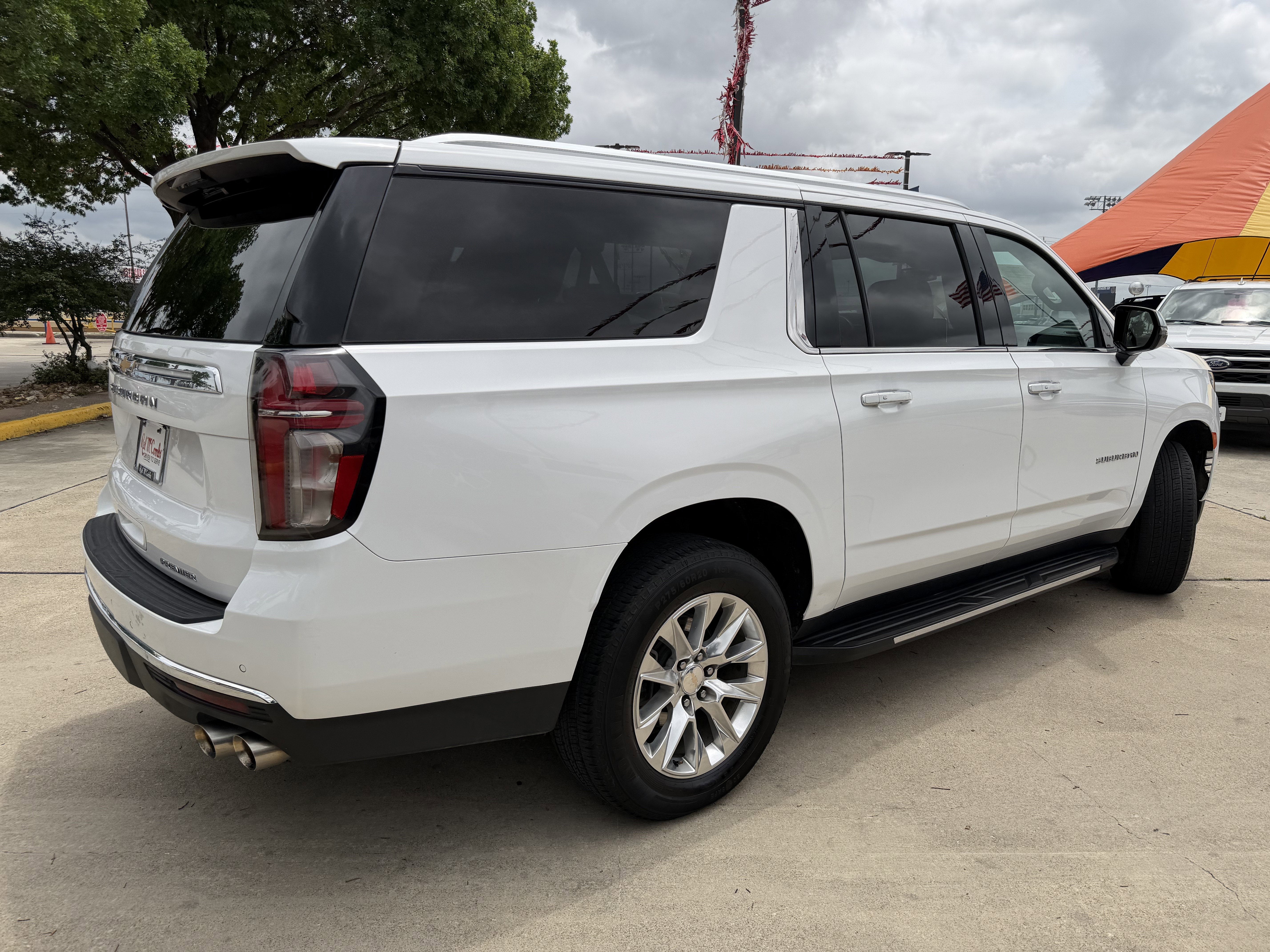 2023 Chevrolet Suburban Premier