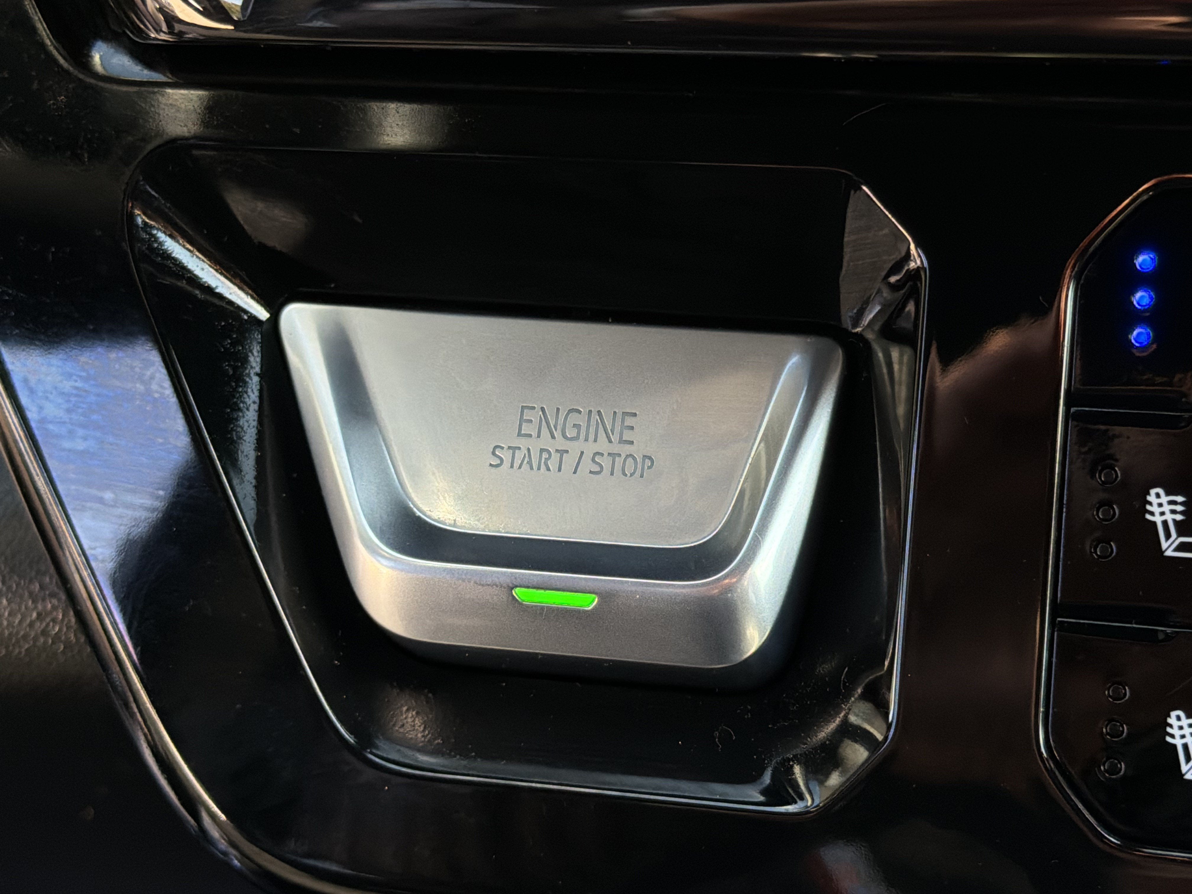 2025 GMC Sierra 2500HD AT4X