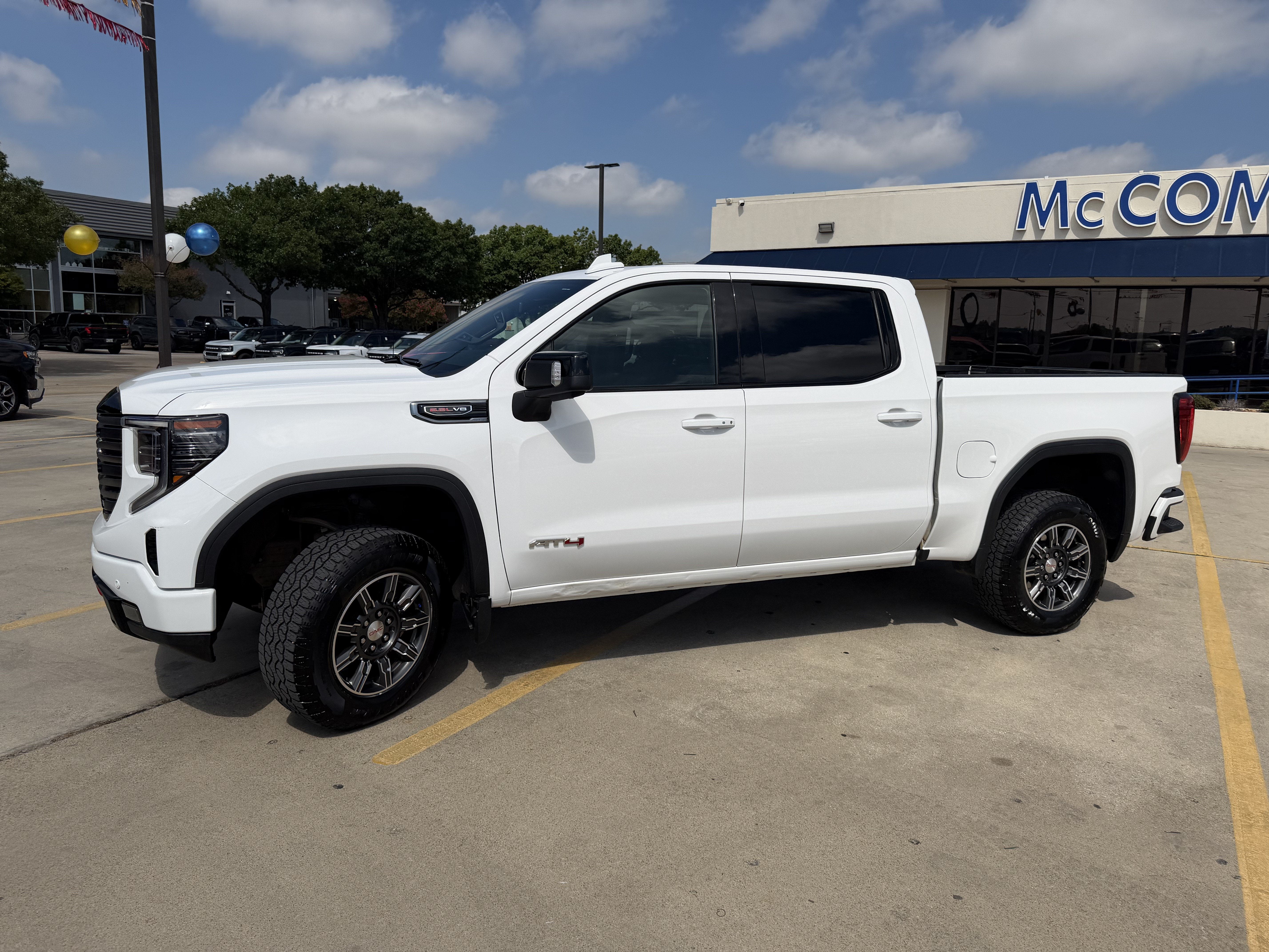 2025 GMC Sierra 1500 AT4