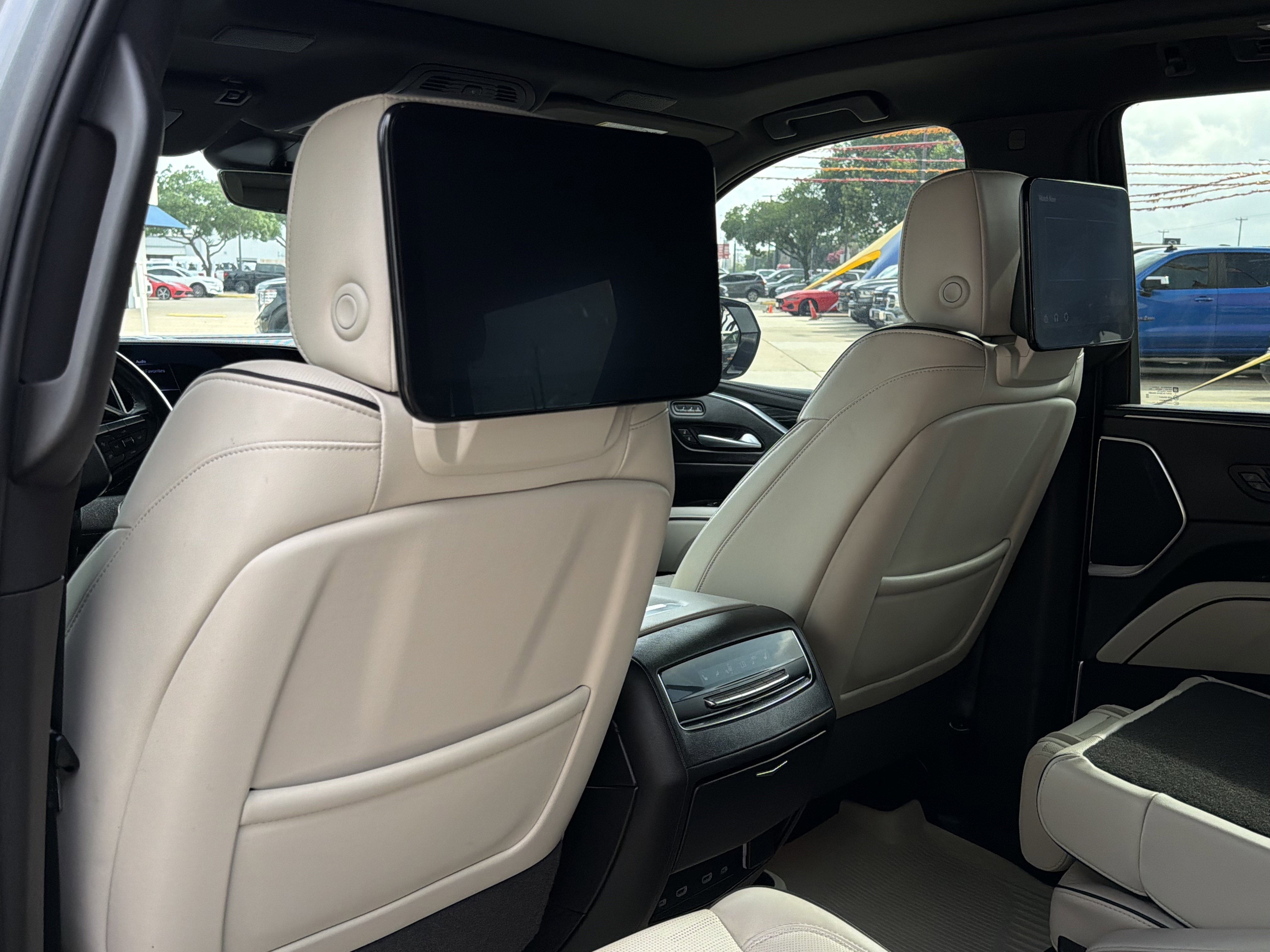 2023 Cadillac Escalade 4WD Sport