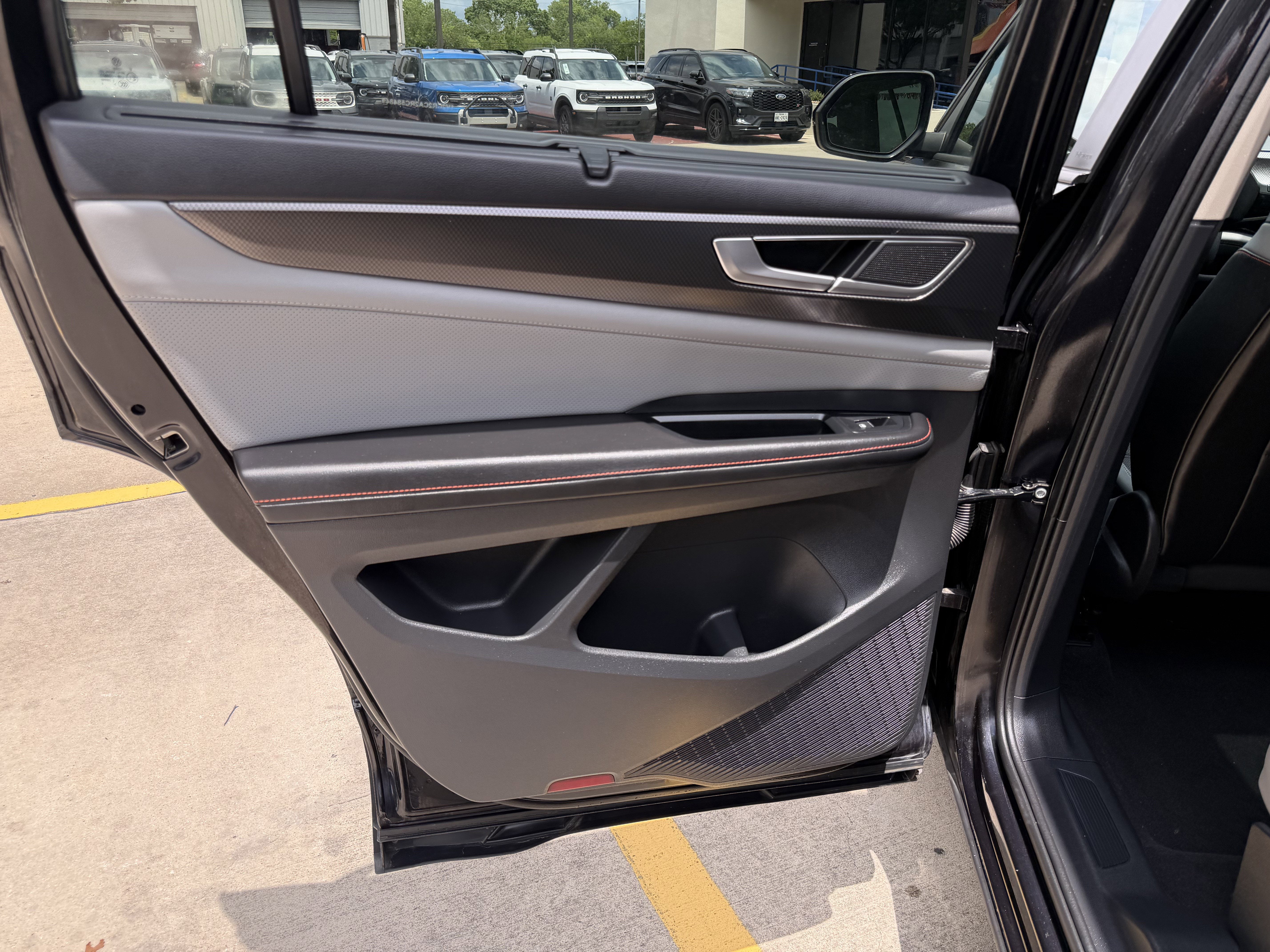 2024 Volkswagen Atlas 2.0T Peak Edition SE w/Technology