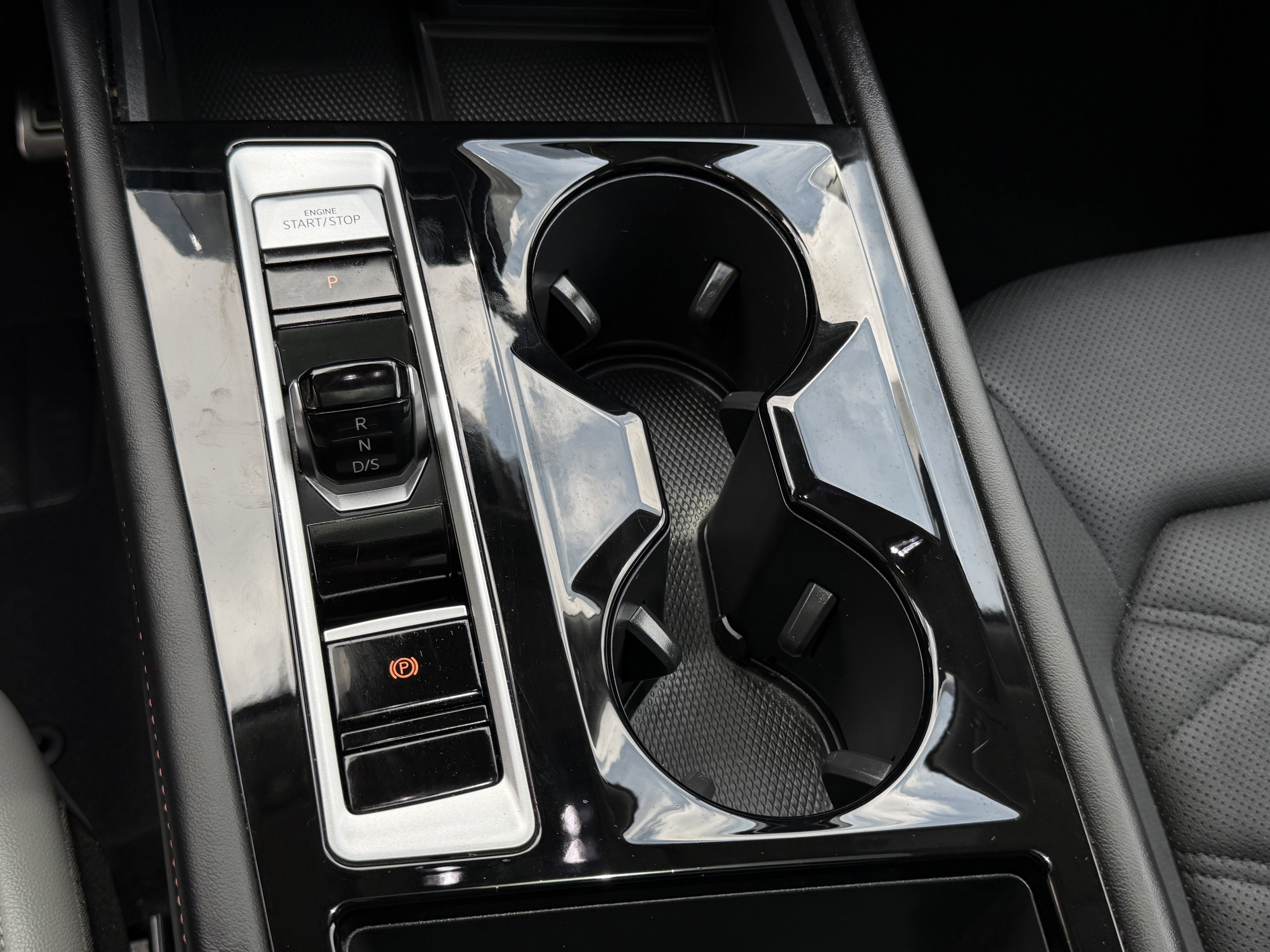 2024 Volkswagen Atlas 2.0T Peak Edition SE w/Technology