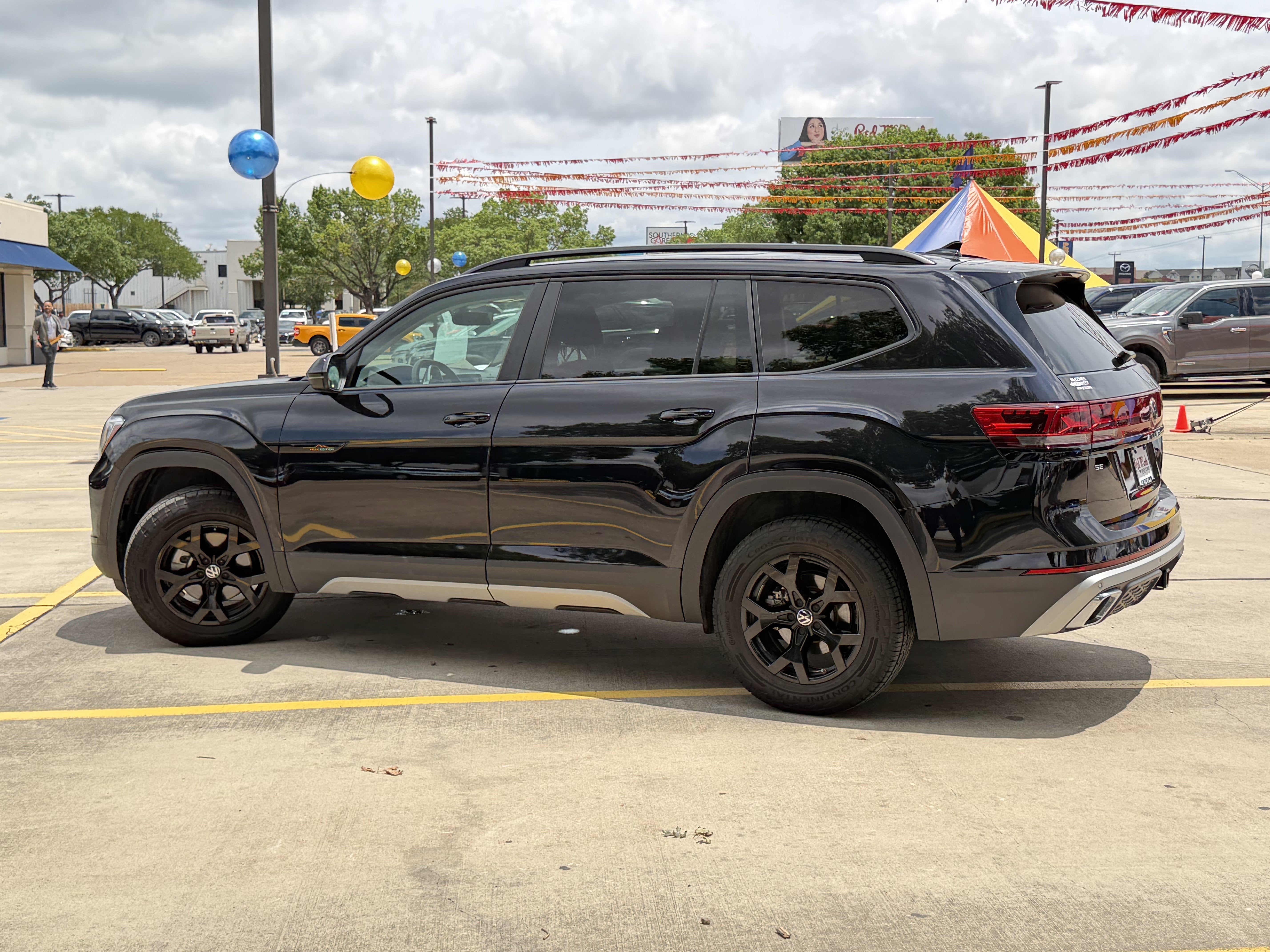 2024 Volkswagen Atlas 2.0T Peak Edition SE w/Technology