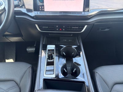 2025 Volkswagen Atlas 2.0T SE