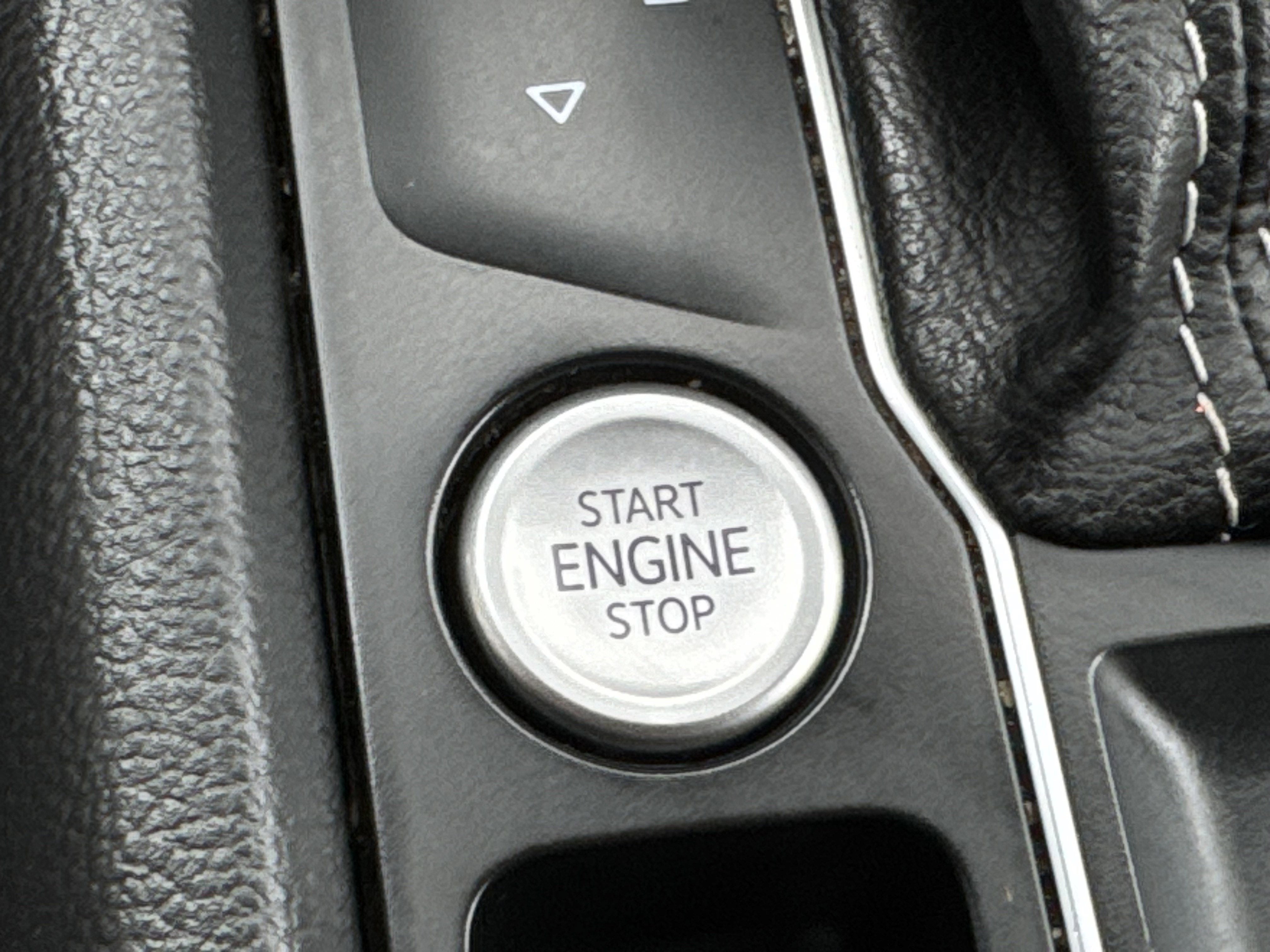 2021 Volkswagen Atlas Cross Sport 2.0T SE w/ Technology