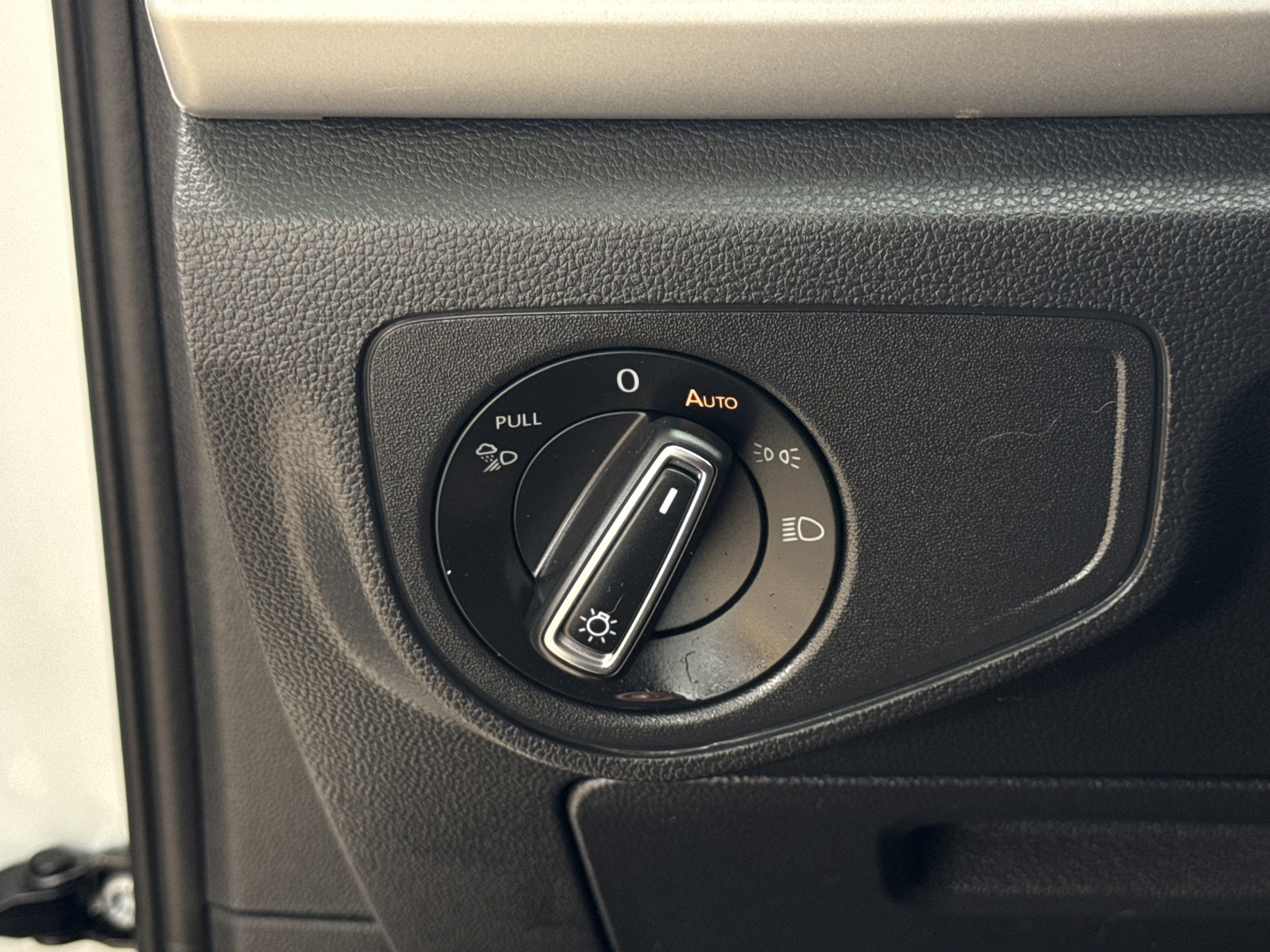 2021 Volkswagen Atlas Cross Sport 2.0T SE w/ Technology