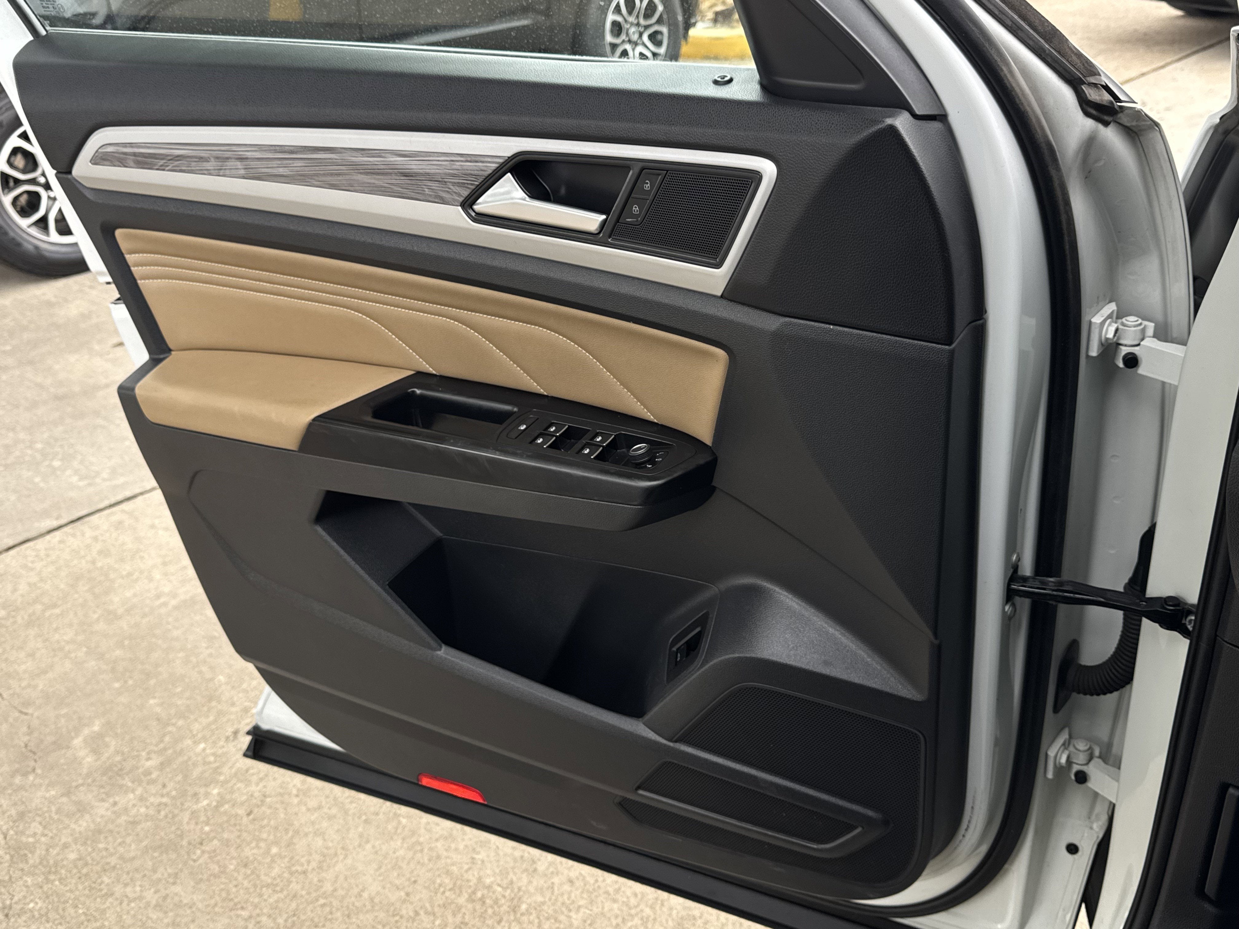 2021 Volkswagen Atlas Cross Sport 2.0T SE w/ Technology