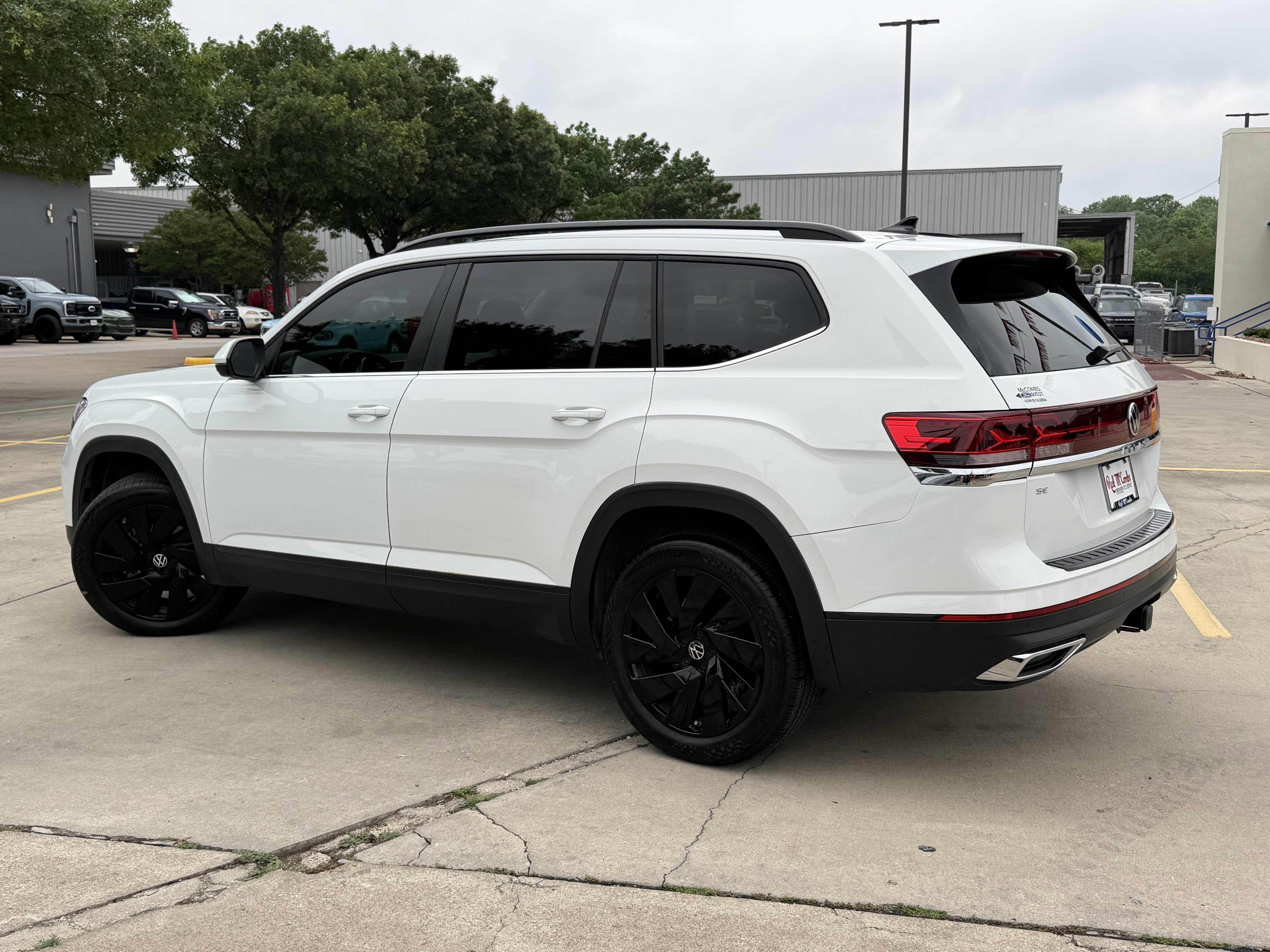 2024 Volkswagen Atlas 2.0T SE w/ Technology