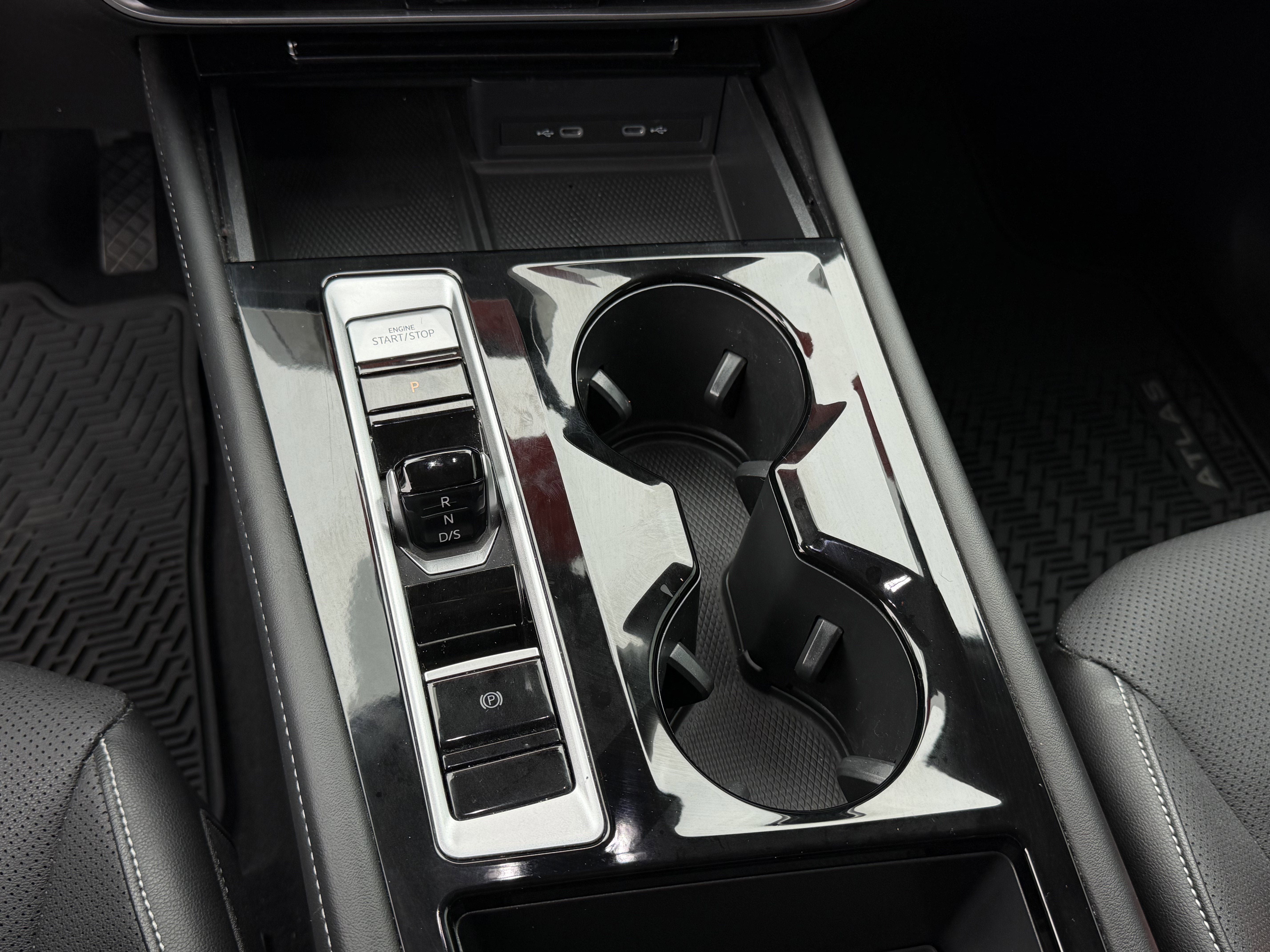 2024 Volkswagen Atlas 2.0T SE w/ Technology