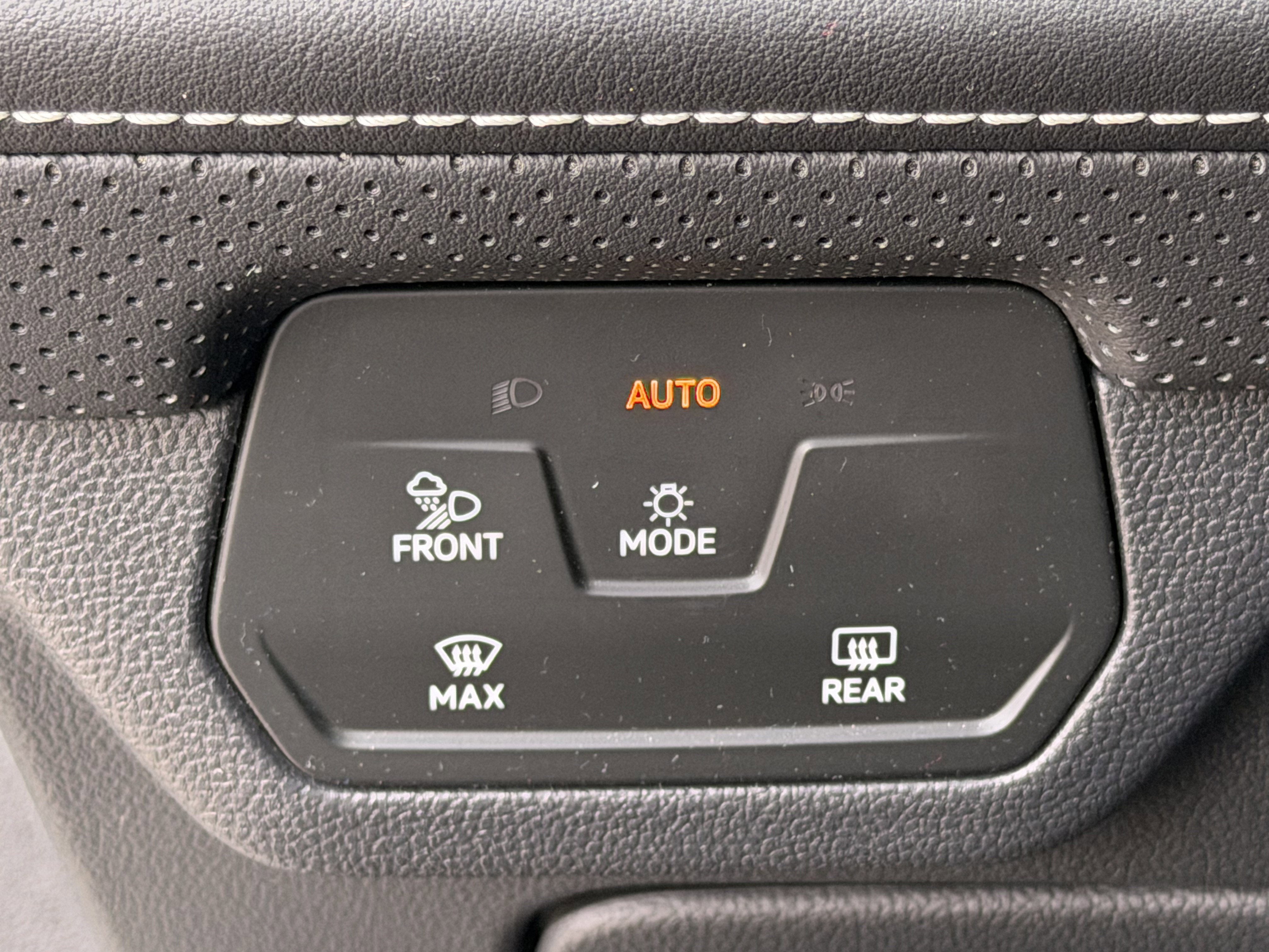 2024 Volkswagen Atlas 2.0T SE w/ Technology