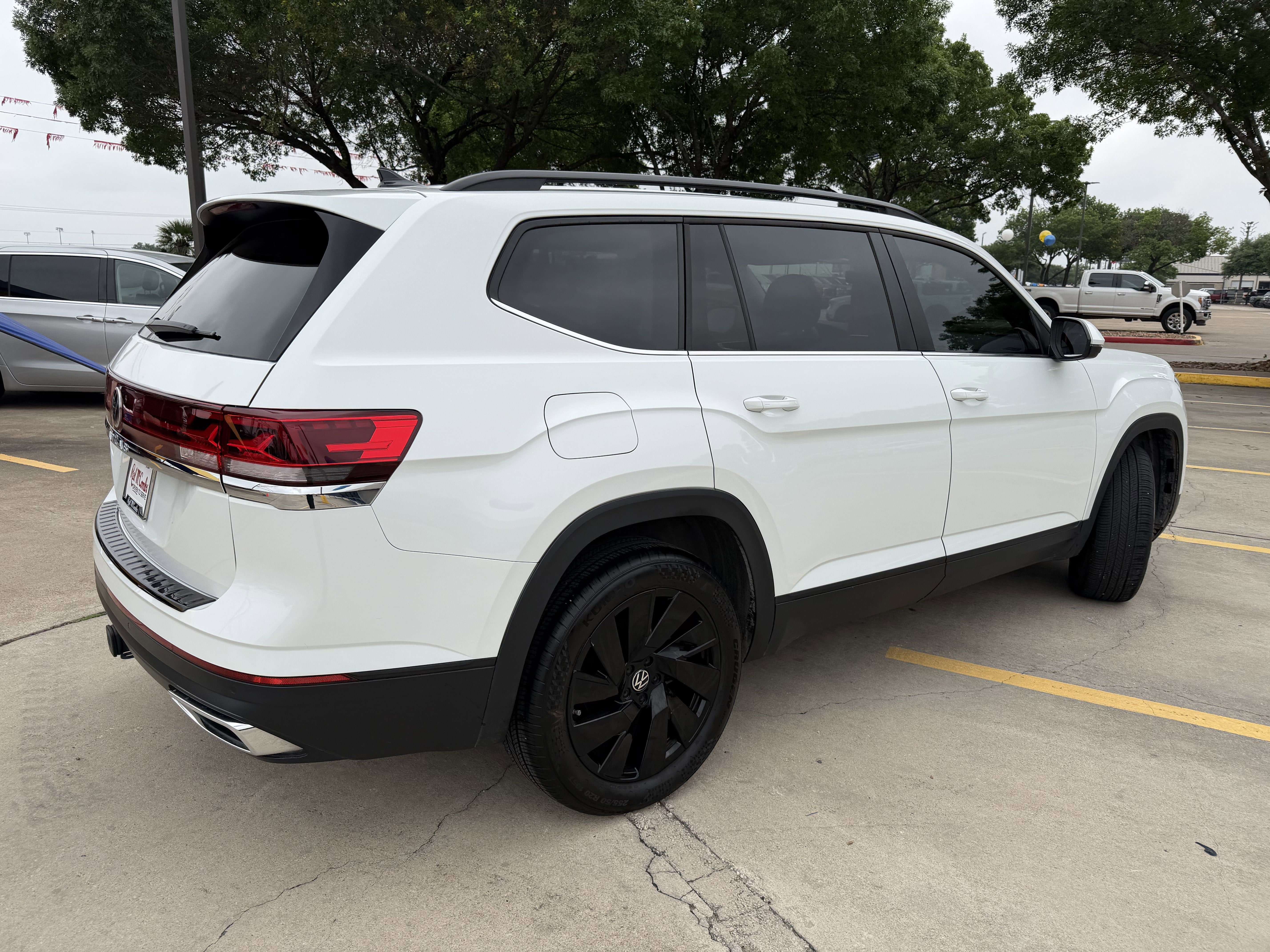 2024 Volkswagen Atlas 2.0T SE w/ Technology