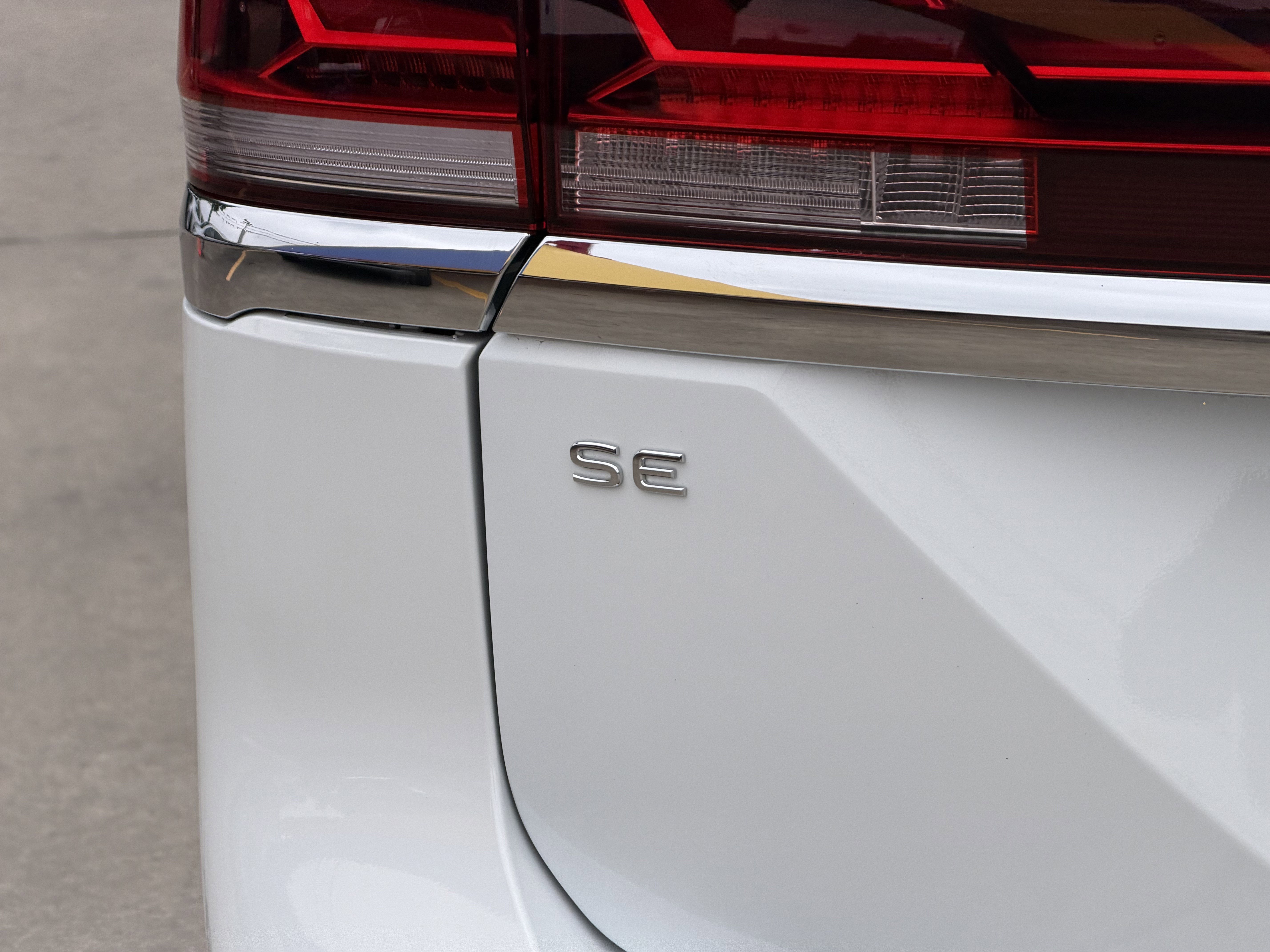 2024 Volkswagen Atlas 2.0T SE w/ Technology