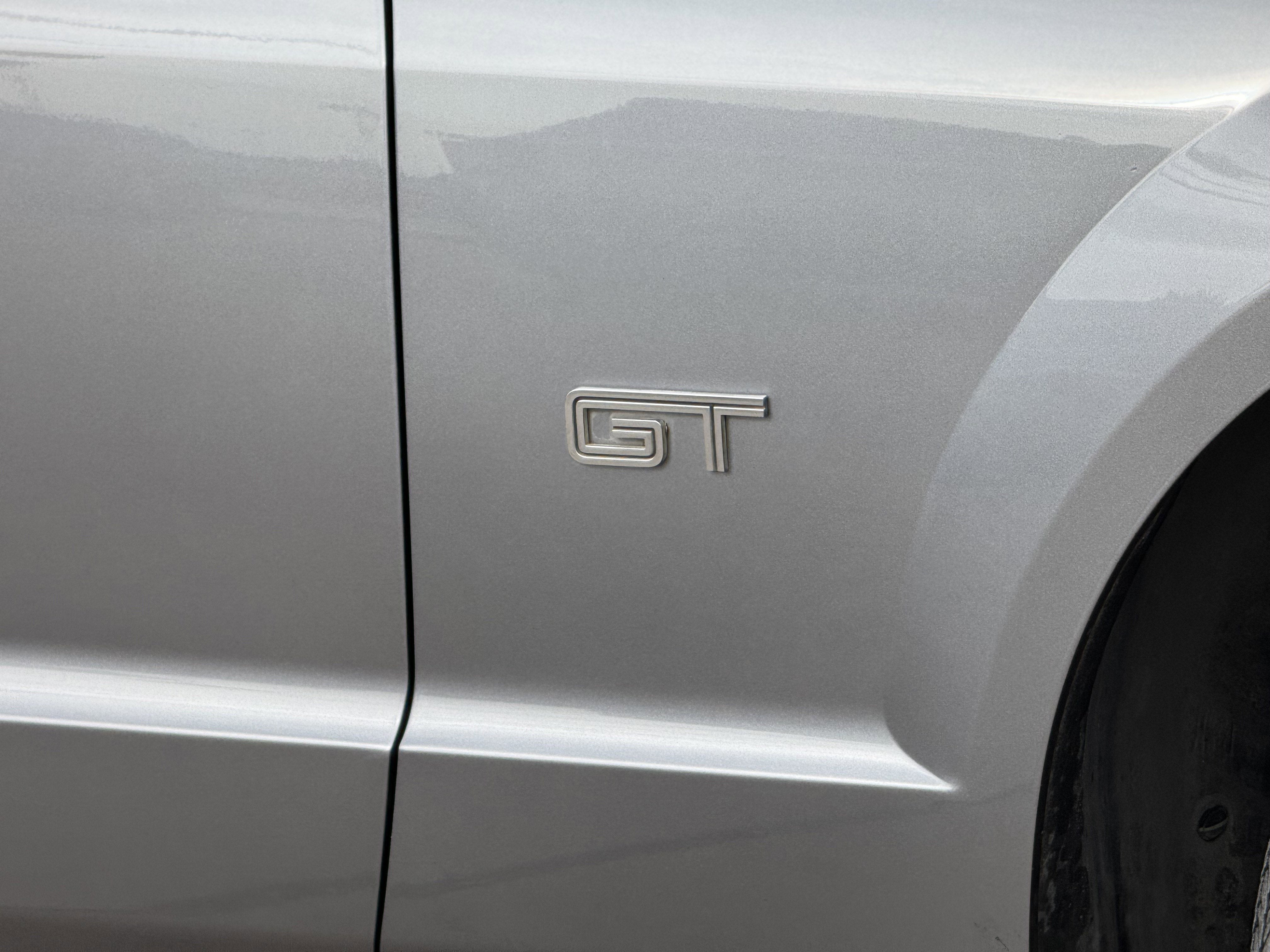 2006 Ford Mustang GT Deluxe