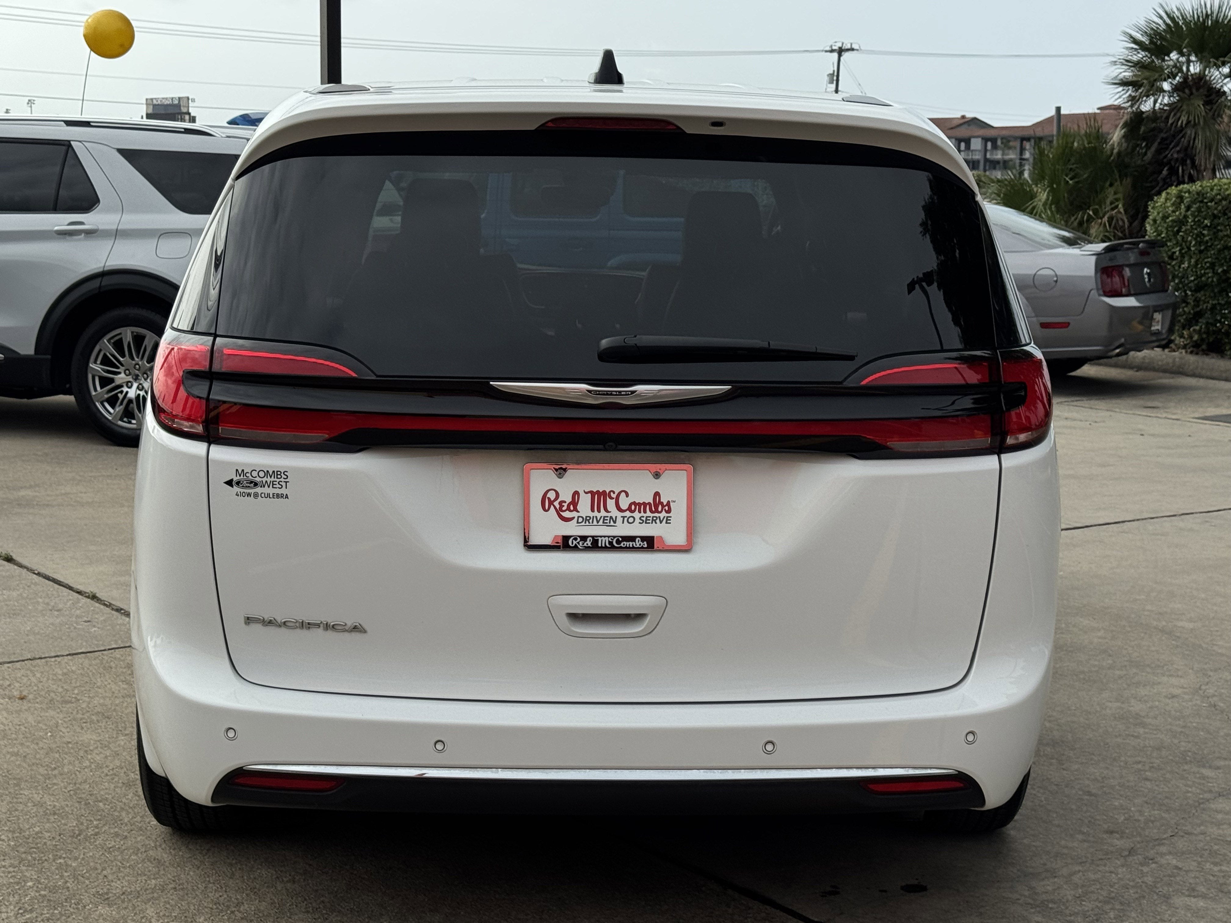 2025 Chrysler Pacifica Select
