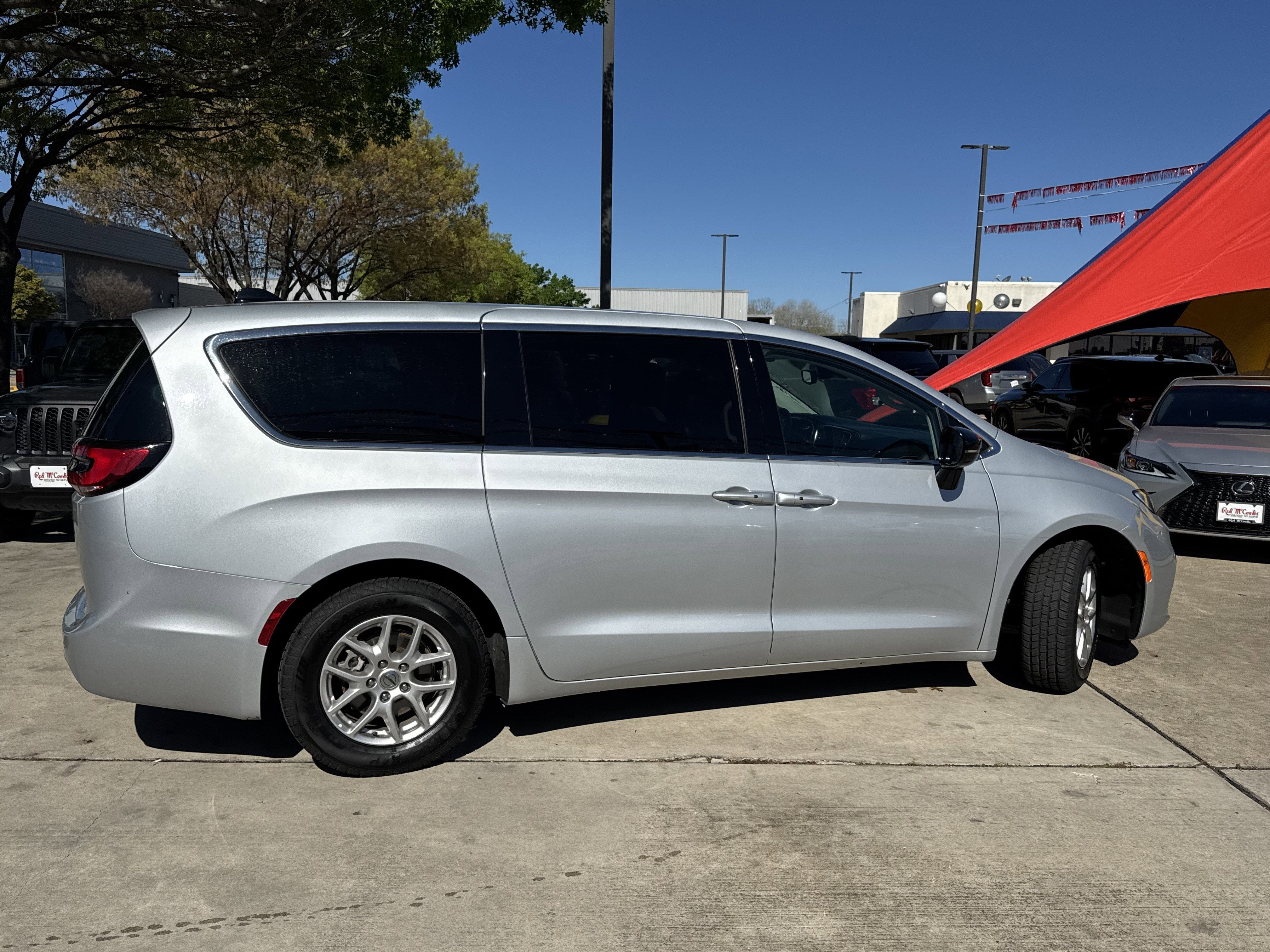 2024 Chrysler Pacifica Touring L