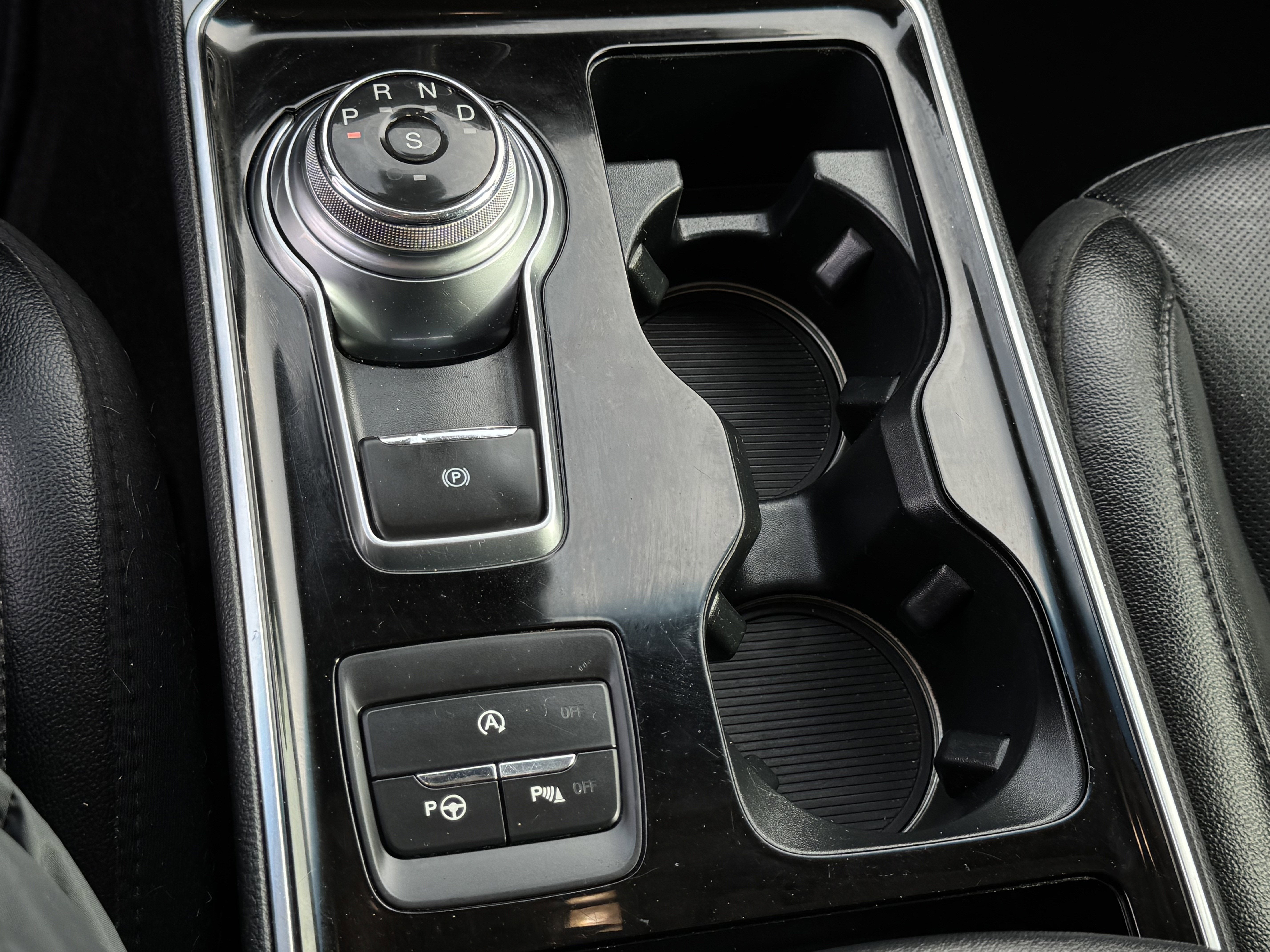 2020 Ford Edge Titanium