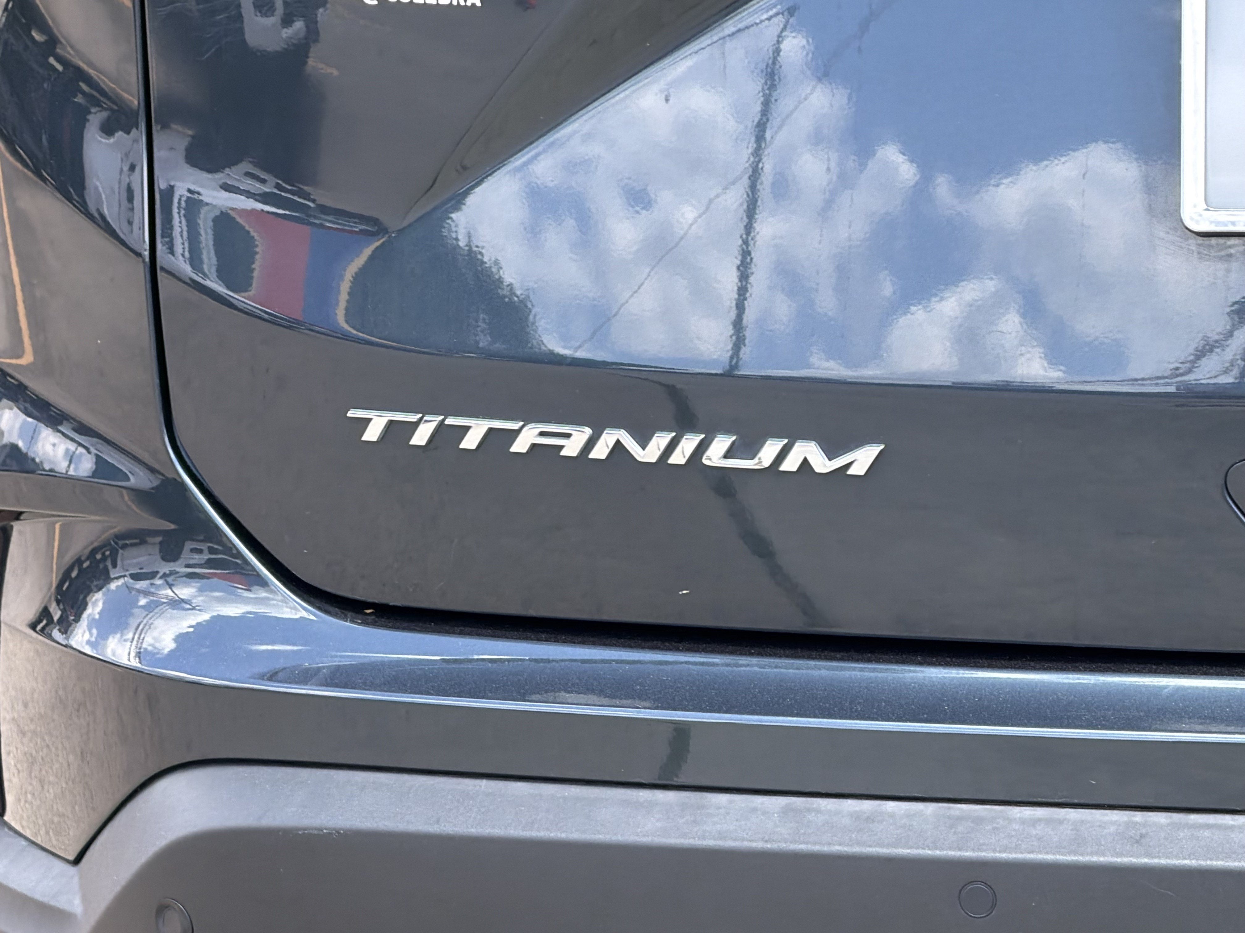2024 Ford Edge Titanium